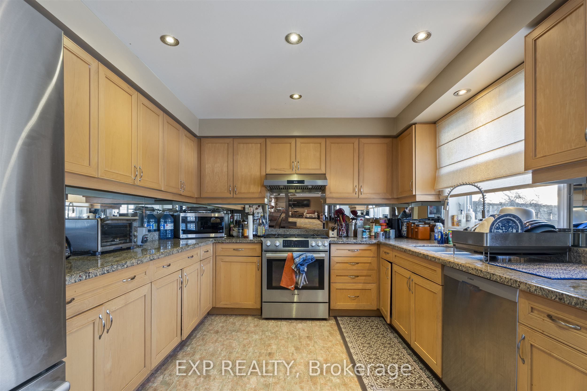 76 Hiberton Crescent Property Photo 6