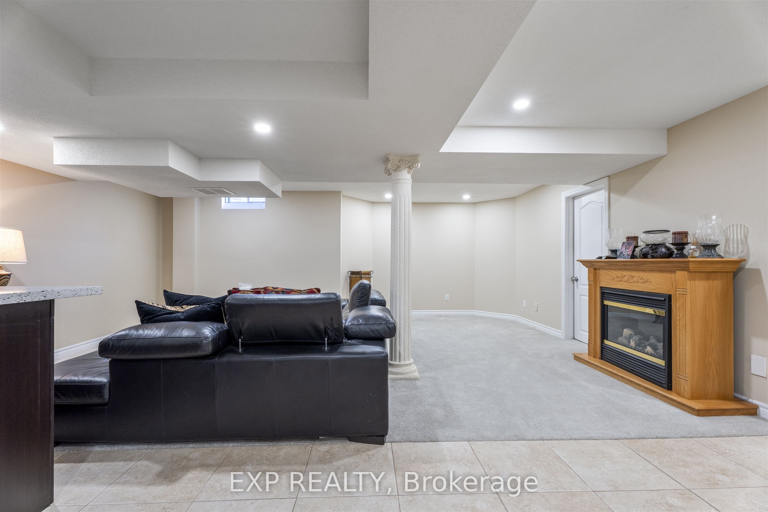 76 Hiberton Crescent Property Photo 16