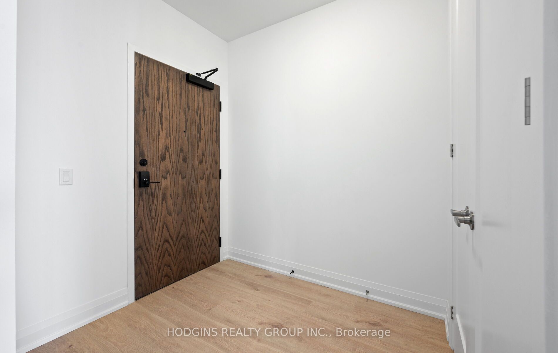 1035 Southdown Road 106 Property Photo 5