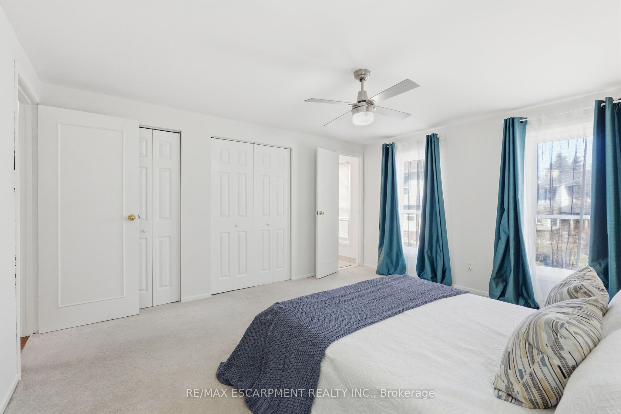 2252 Upper Middle Road 4 Property Photo 18