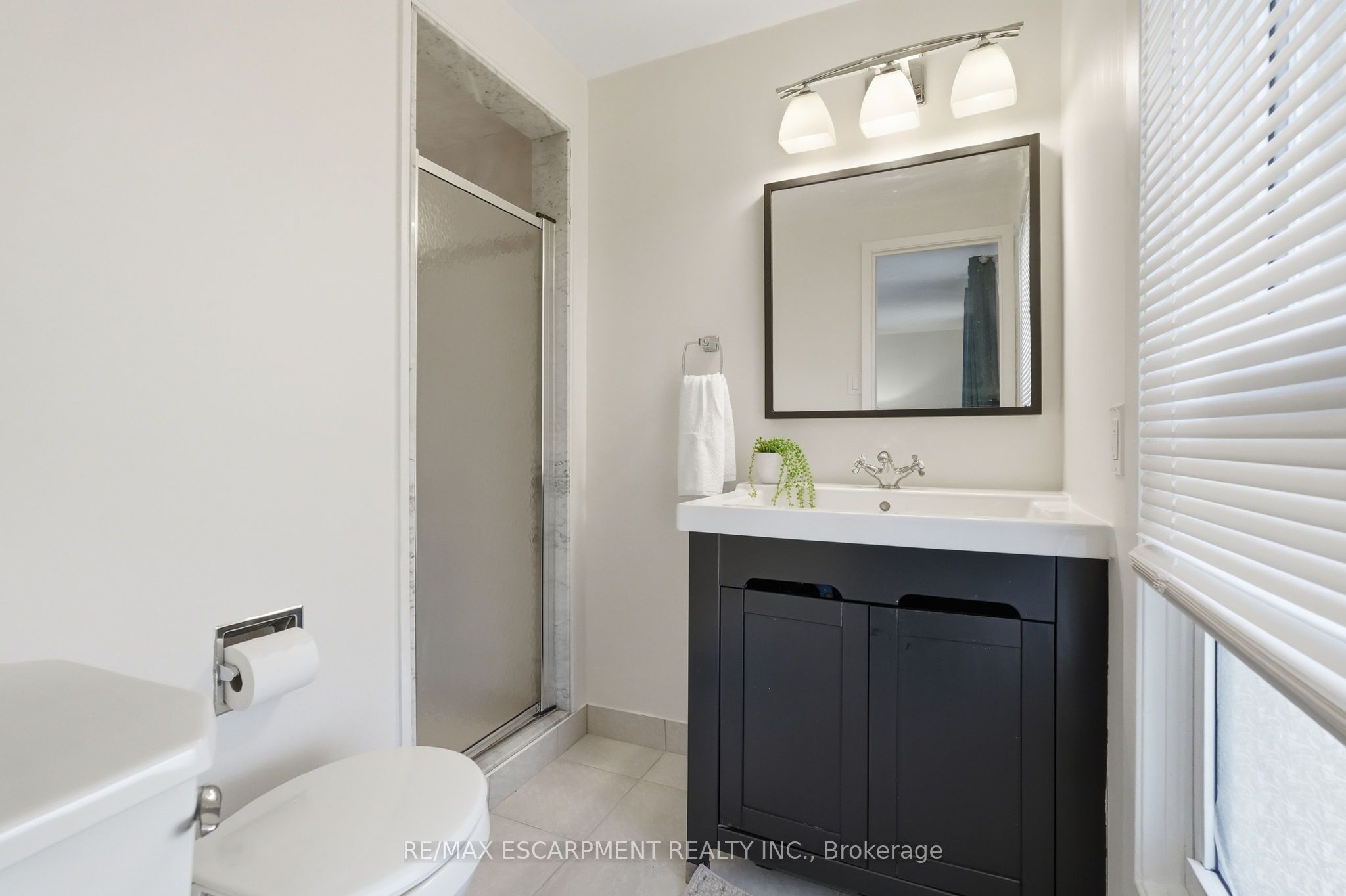 2252 Upper Middle Road 4 Property Photo 19