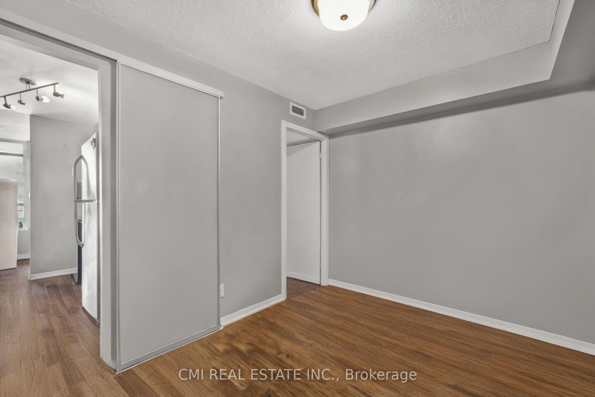 38 Joe Shuster Way 725 Property Photo 14