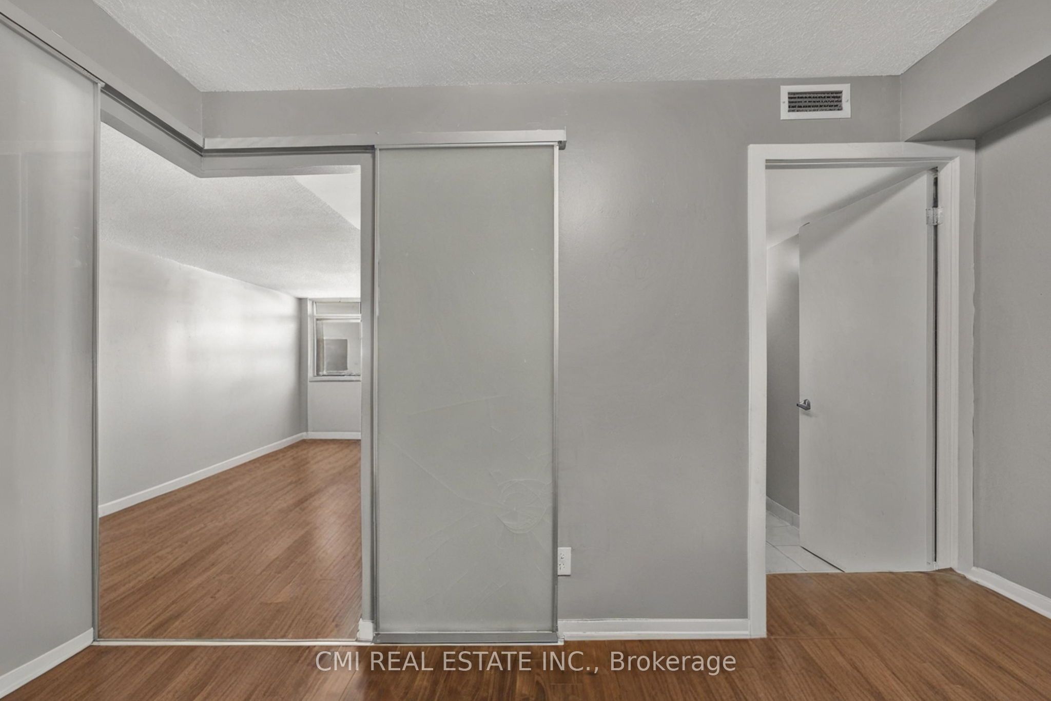 38 Joe Shuster Way 725 Property Photo 15