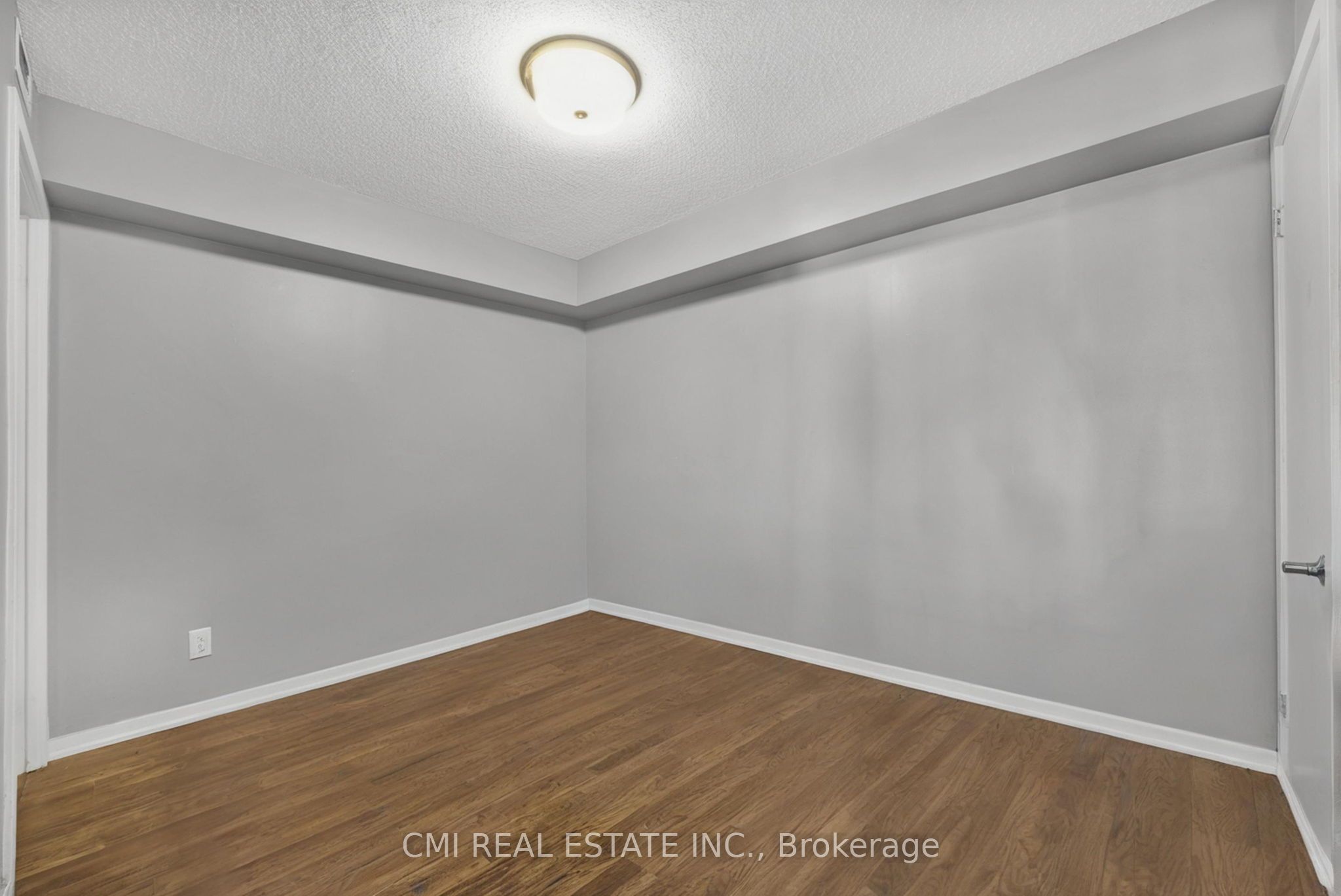 38 Joe Shuster Way 725 Property Photo 17