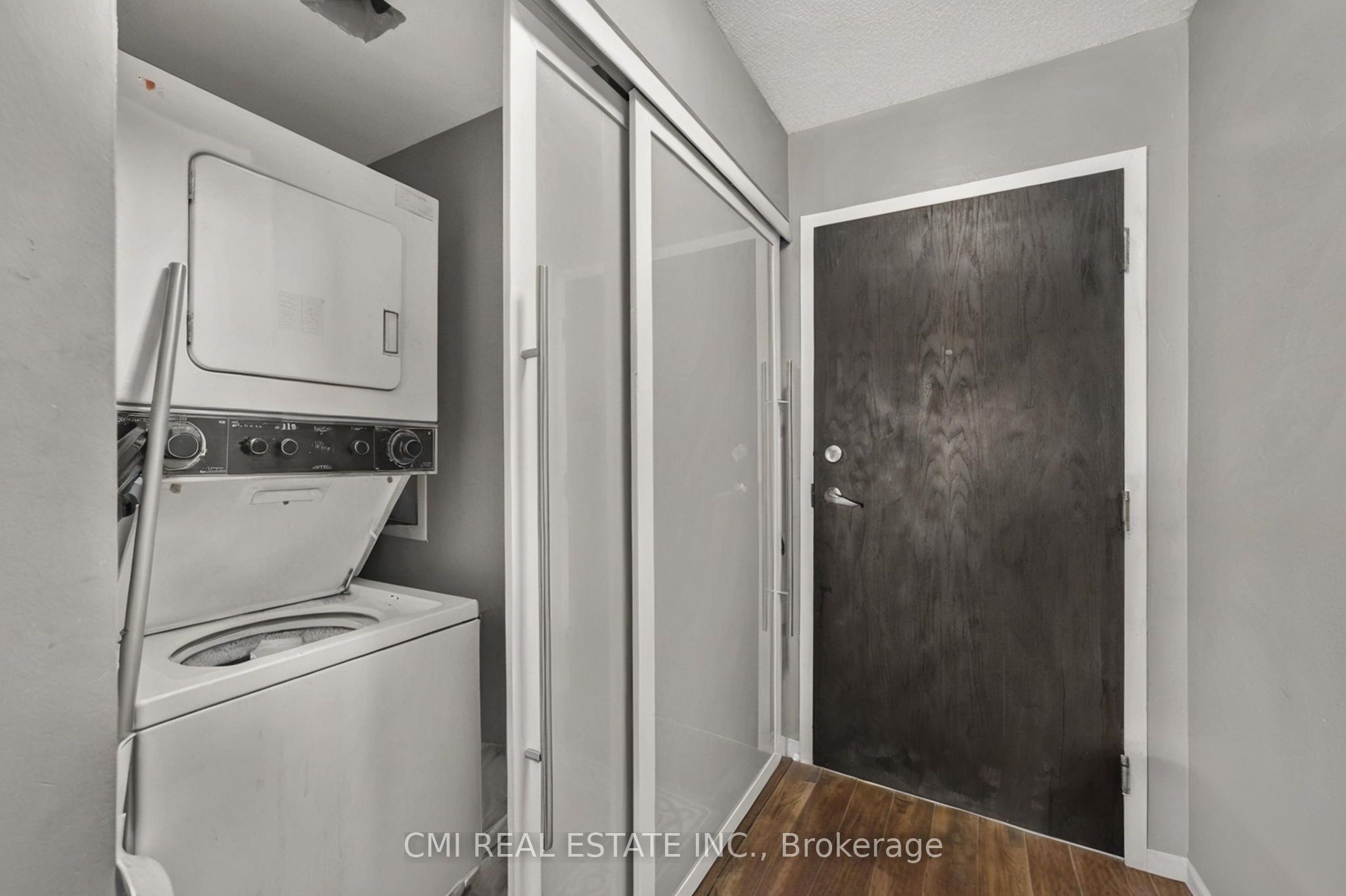 38 Joe Shuster Way 725 Property Photo 23