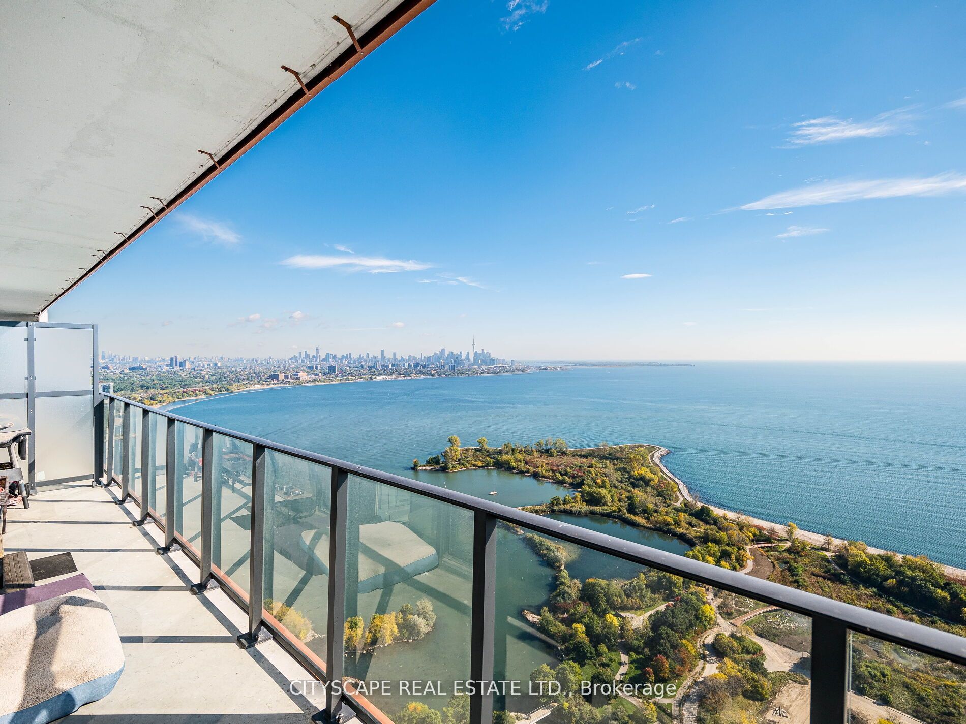 20 Shore Breeze Drive 4410 Property Photo 1