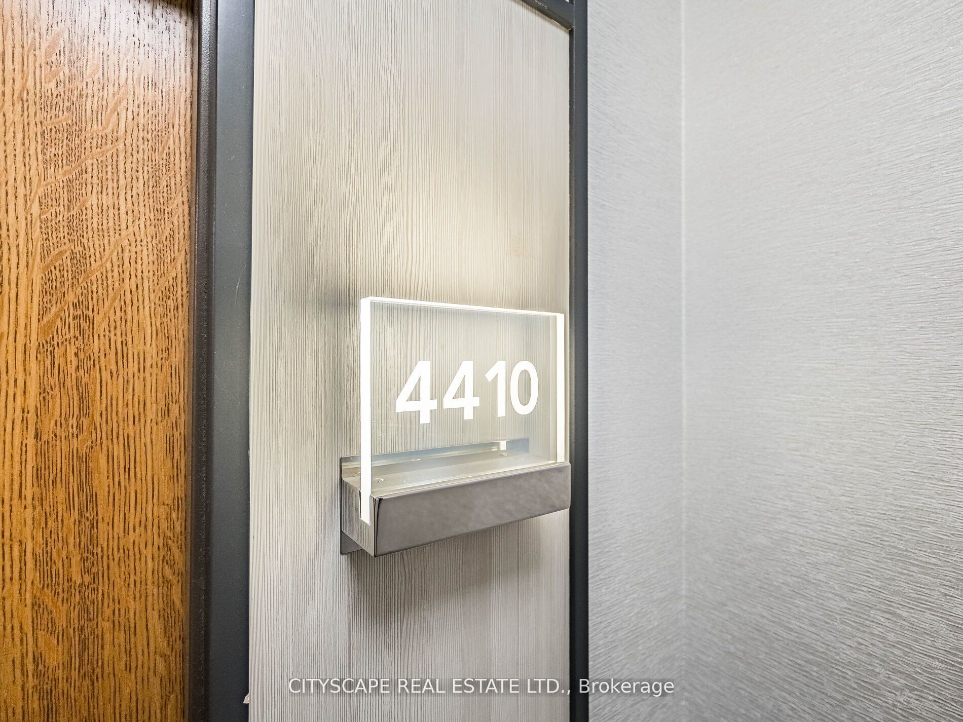 20 Shore Breeze Drive 4410 Property Photo 8