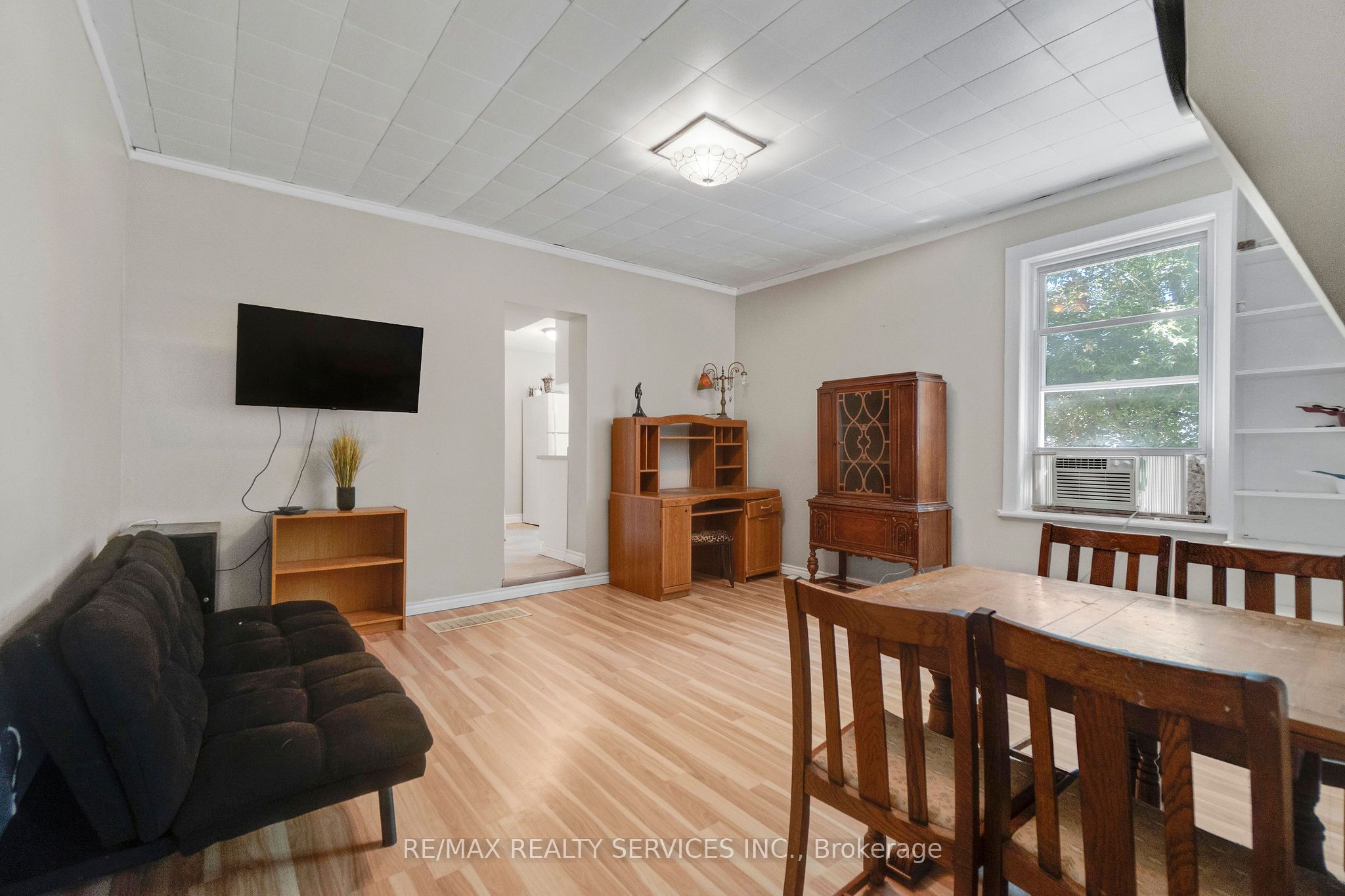 2 Parsons Avenue Property Photo 3