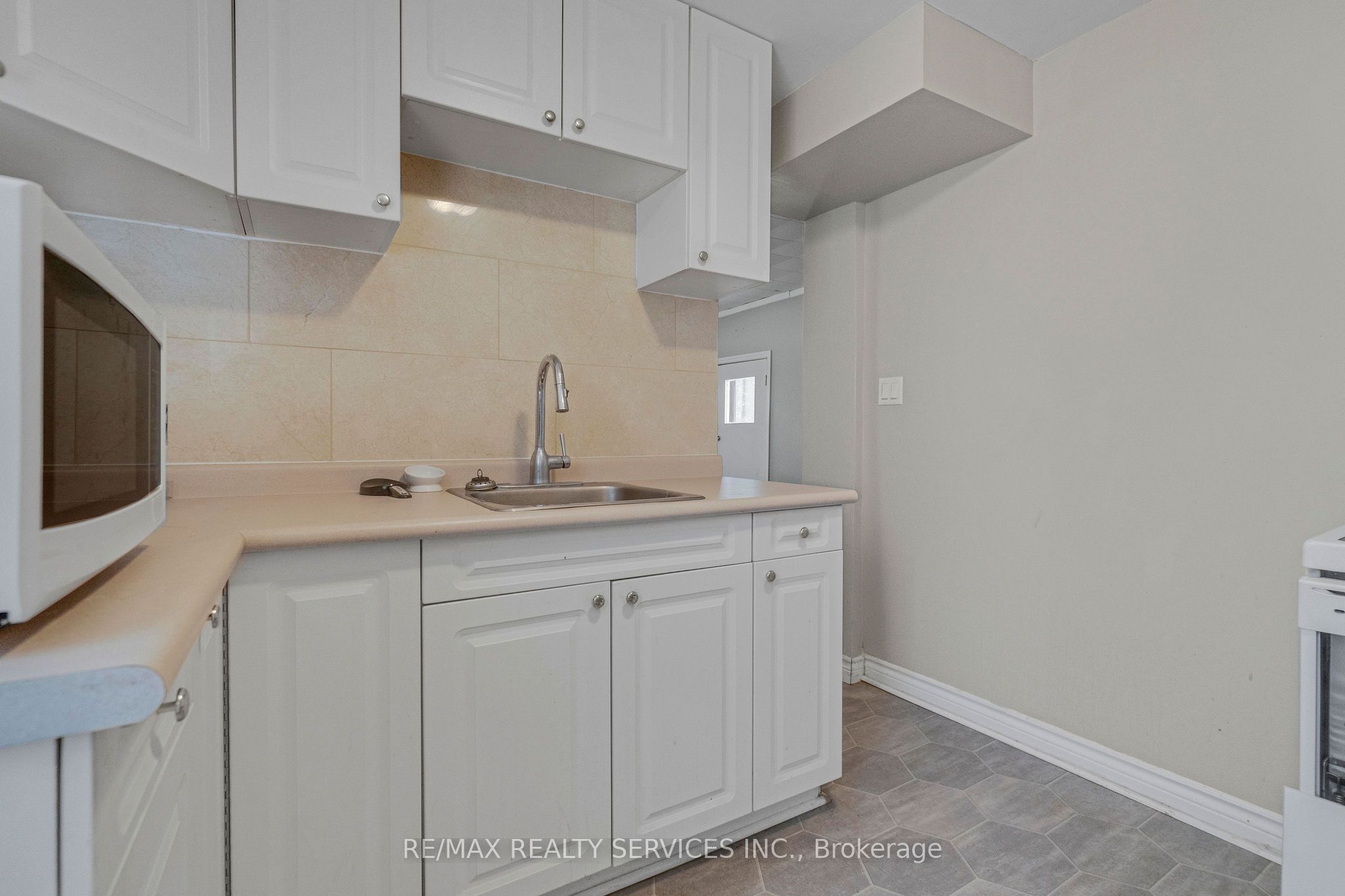 2 Parsons Avenue Property Photo 7