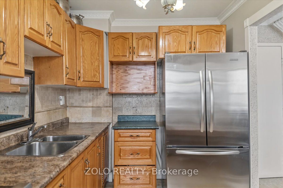 2121 Roche Court 707 Property Photo 6
