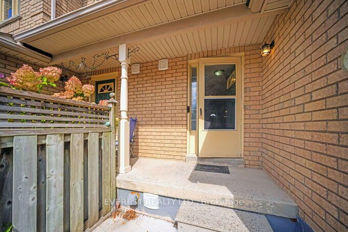 2 Sir Lou Drive 127 Property Photo 4