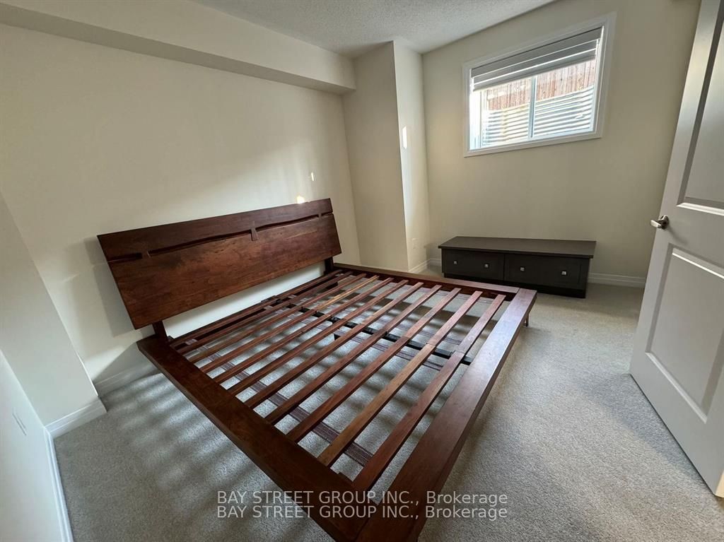121 SETTLERS Road E Property Photo 1
