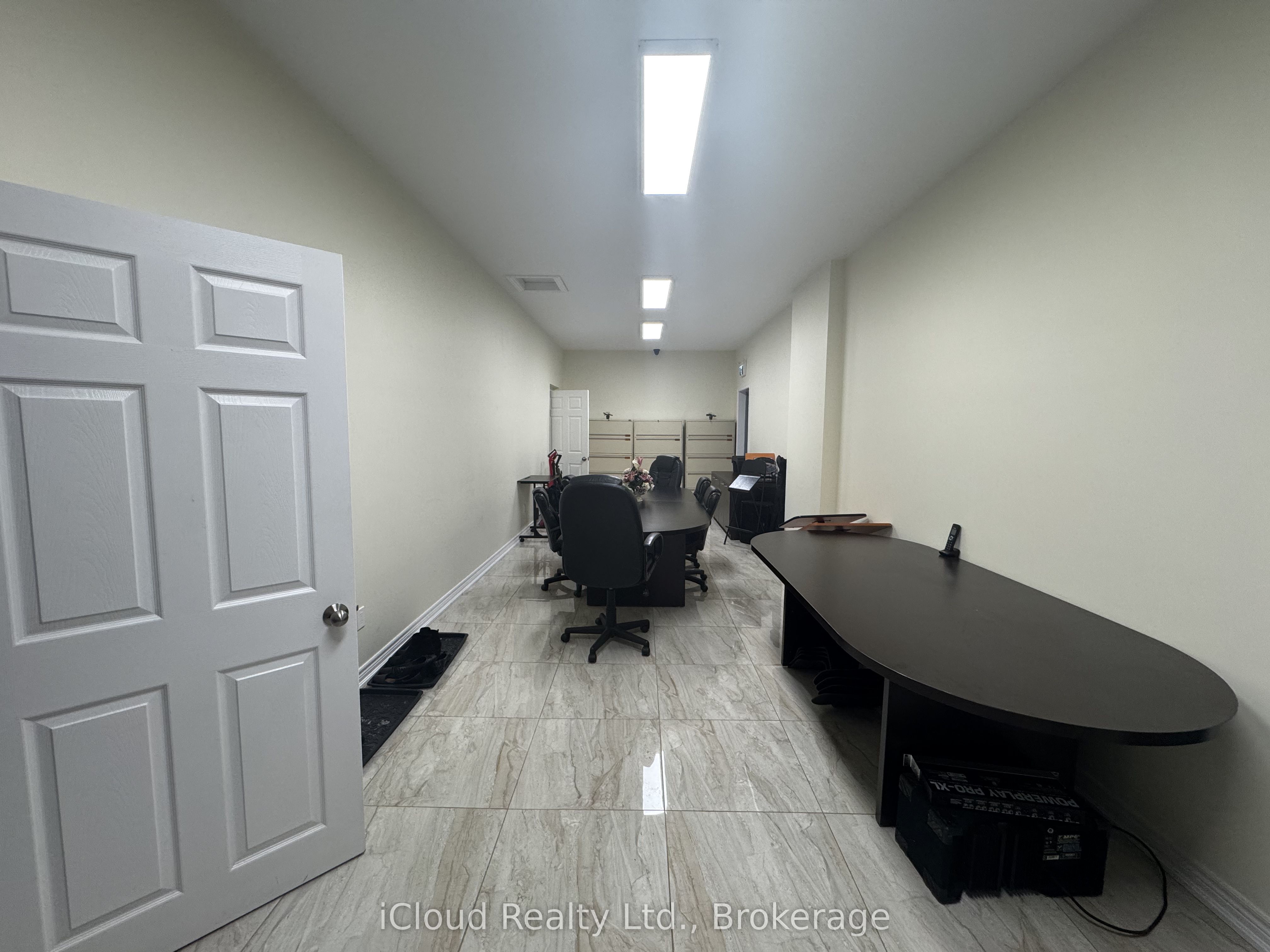 3518 King Street N Property Photo 17