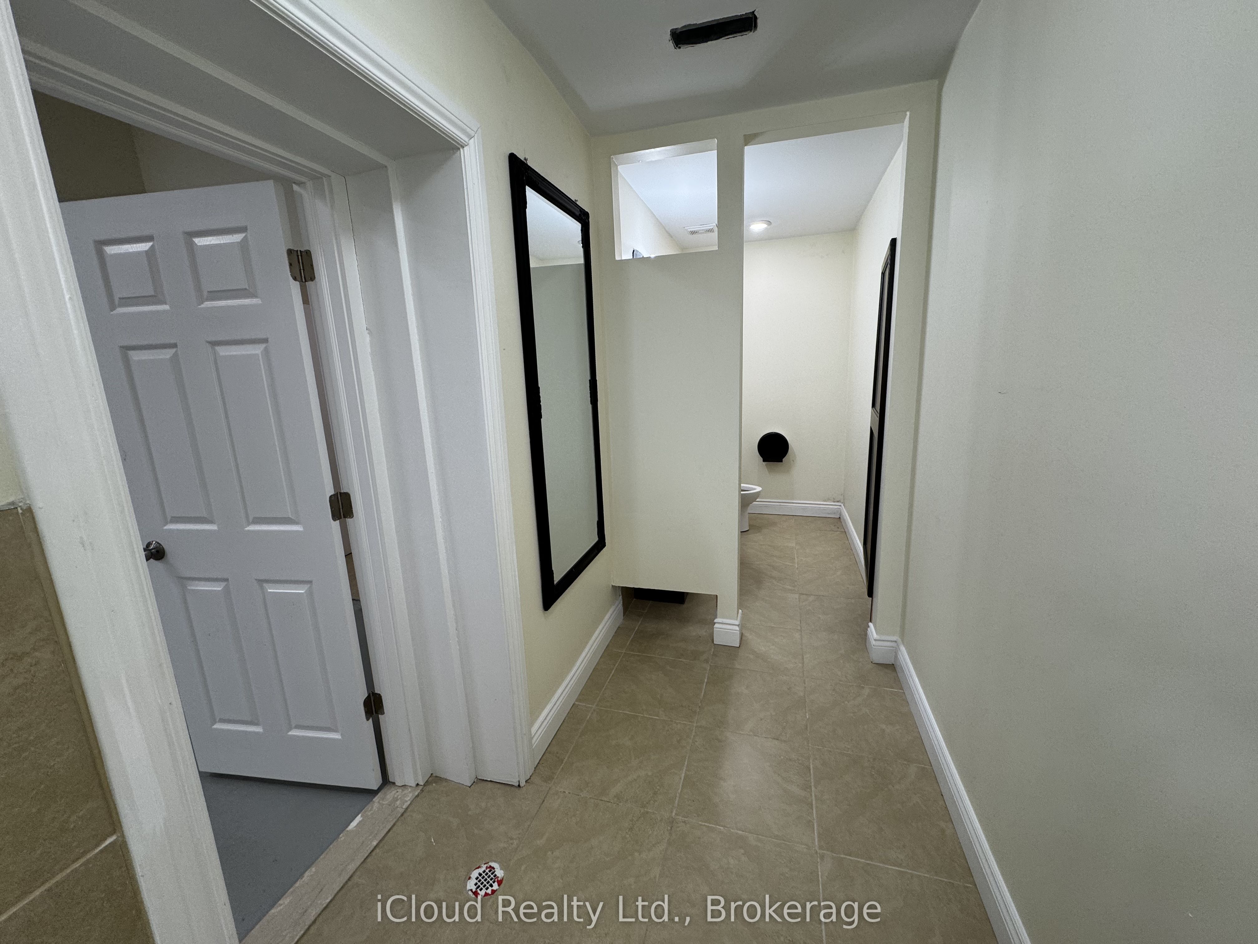 3518 King Street N Property Photo 33