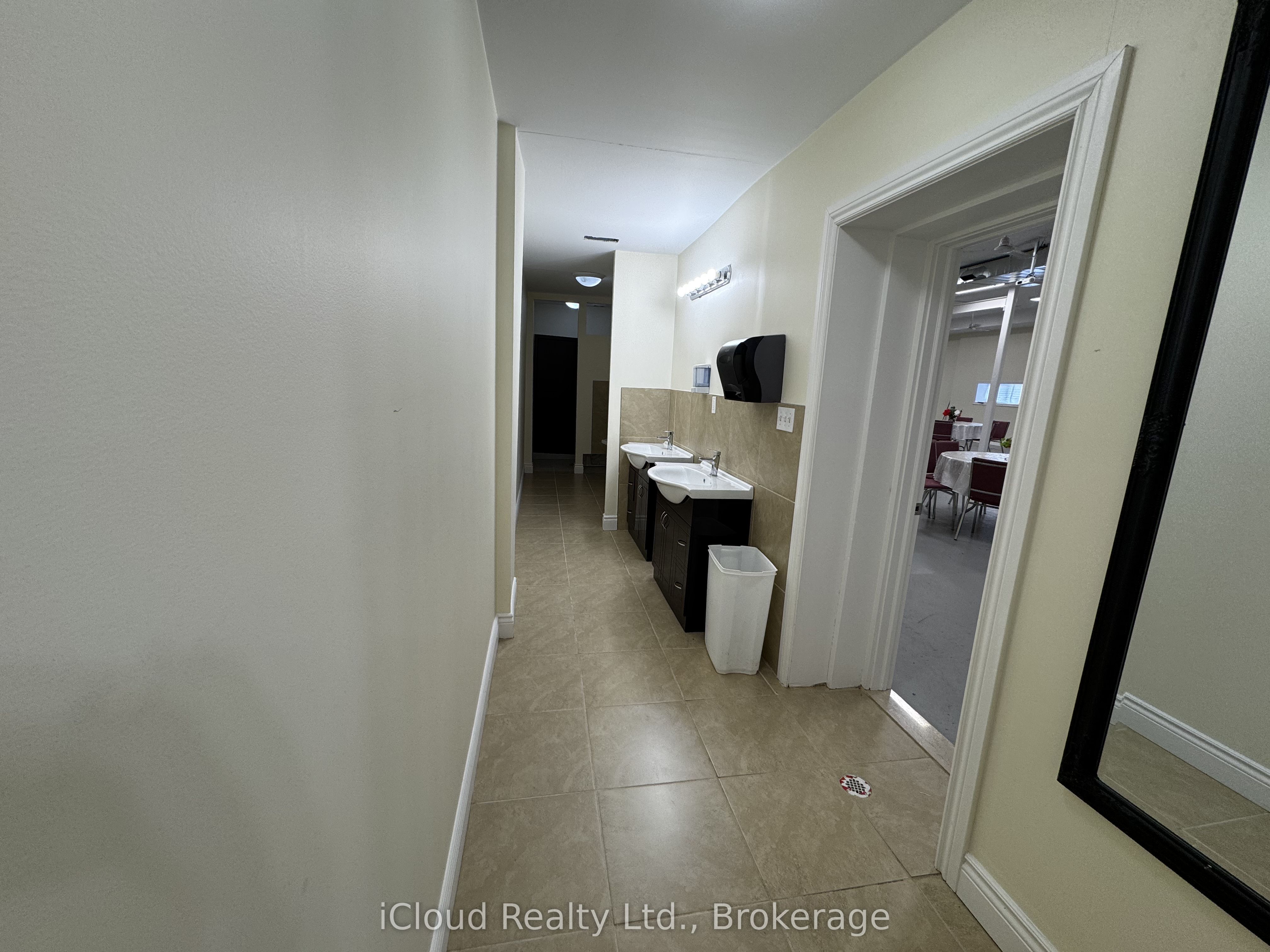 3518 King Street N Property Photo 34