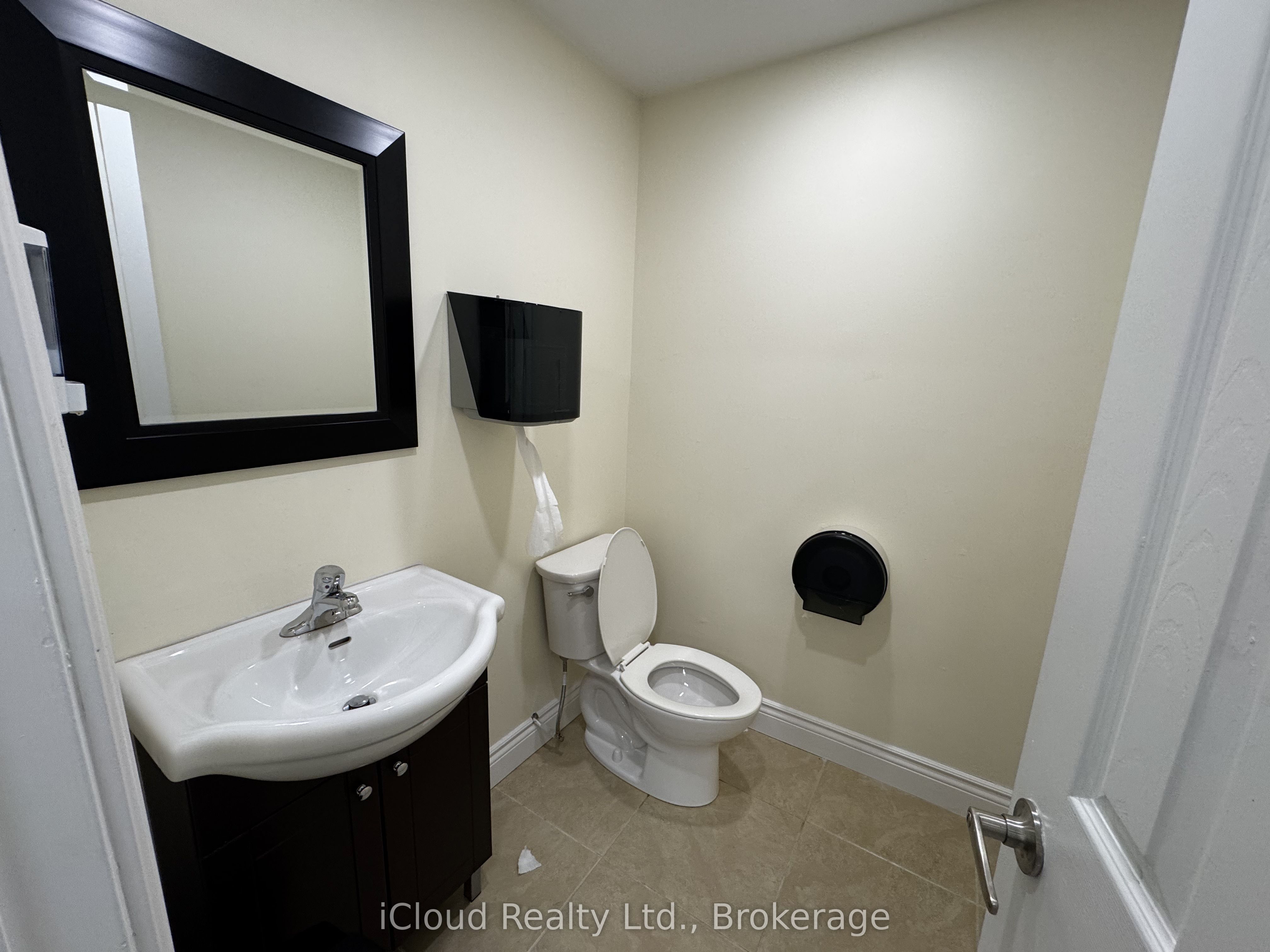 3518 King Street N Property Photo 36