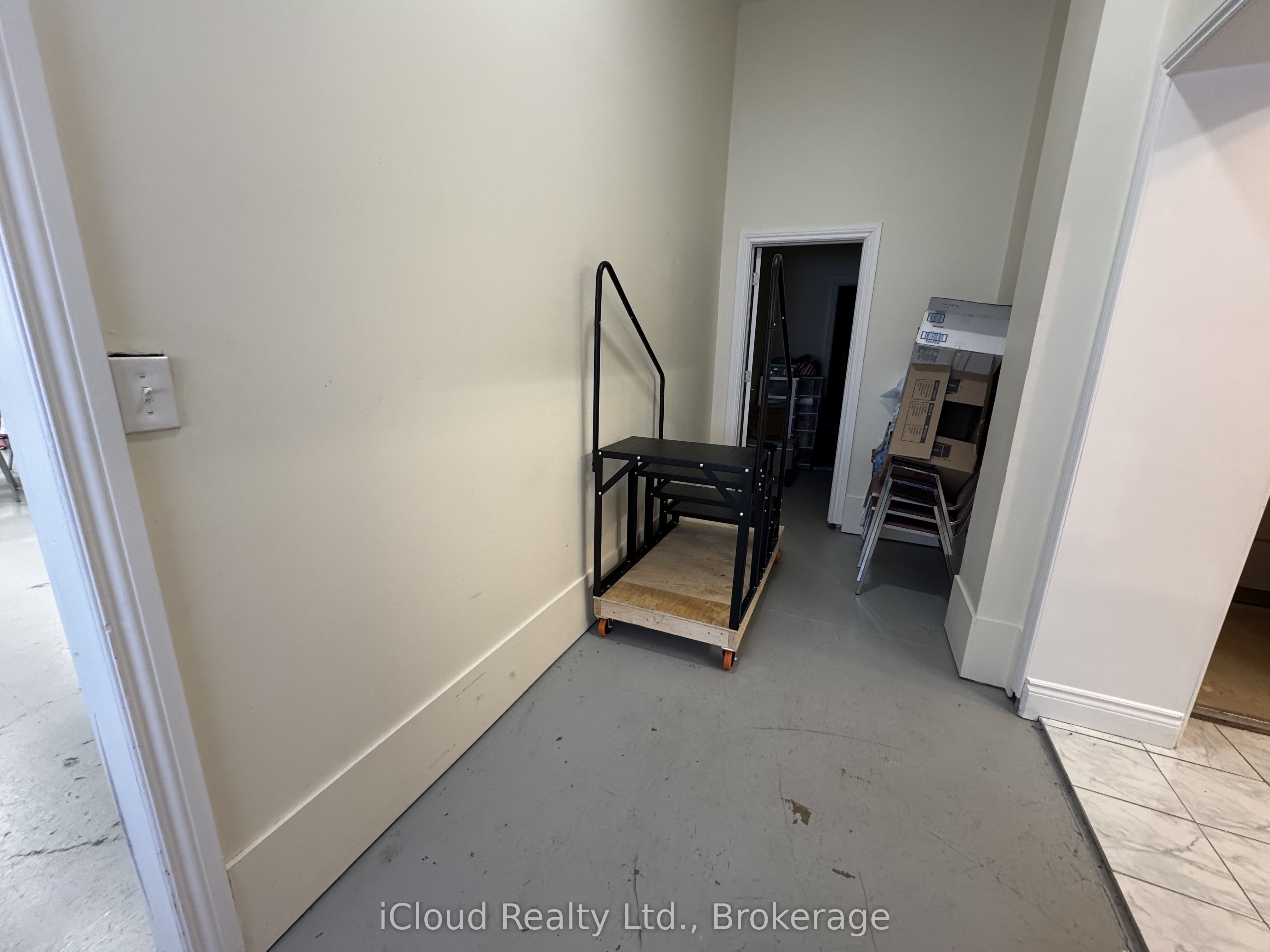 3518 King Street N Property Photo 39