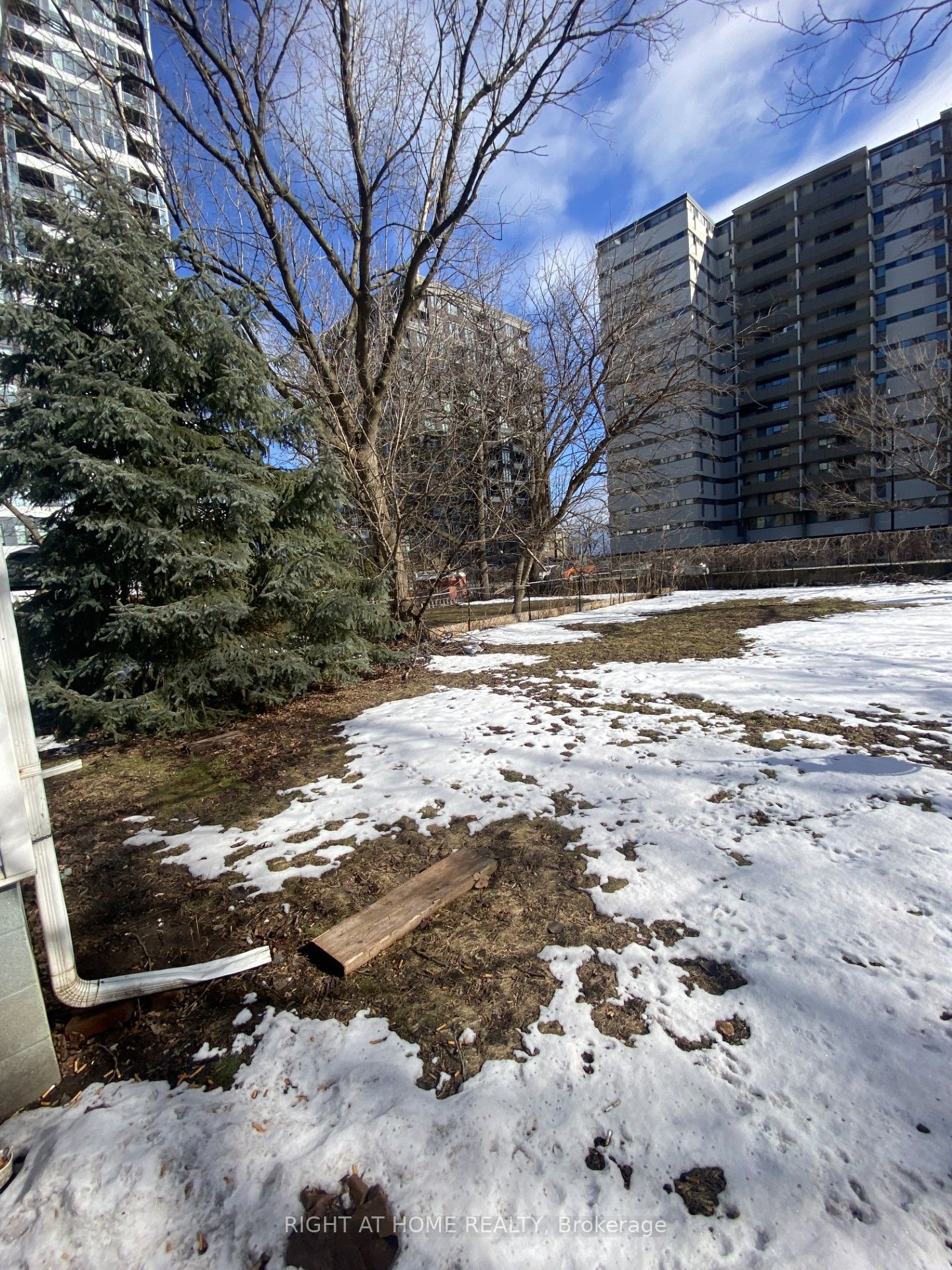 1286 Ontario Street Property Photo 6