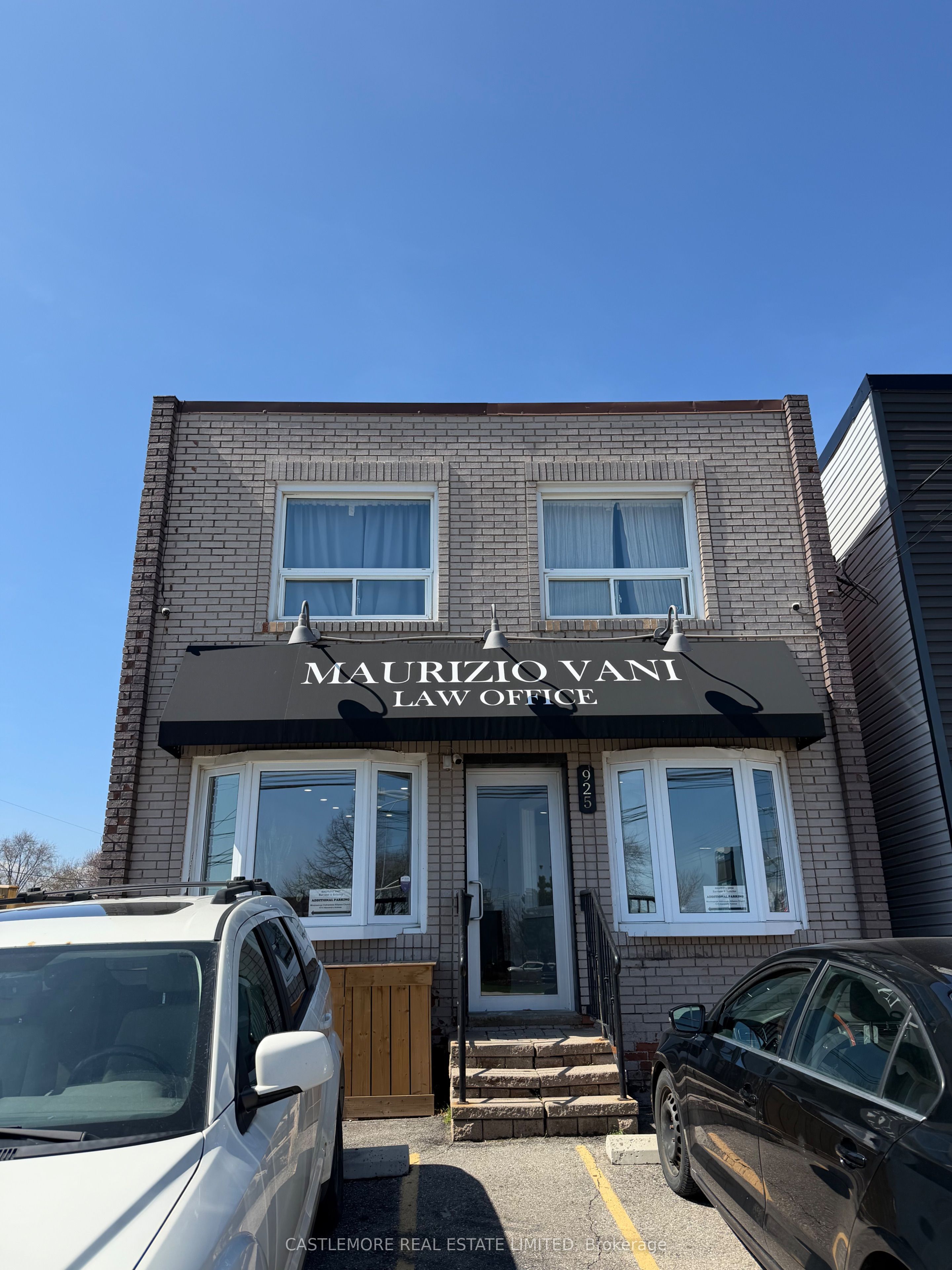 925 Lakeshore Road Property Photo 2