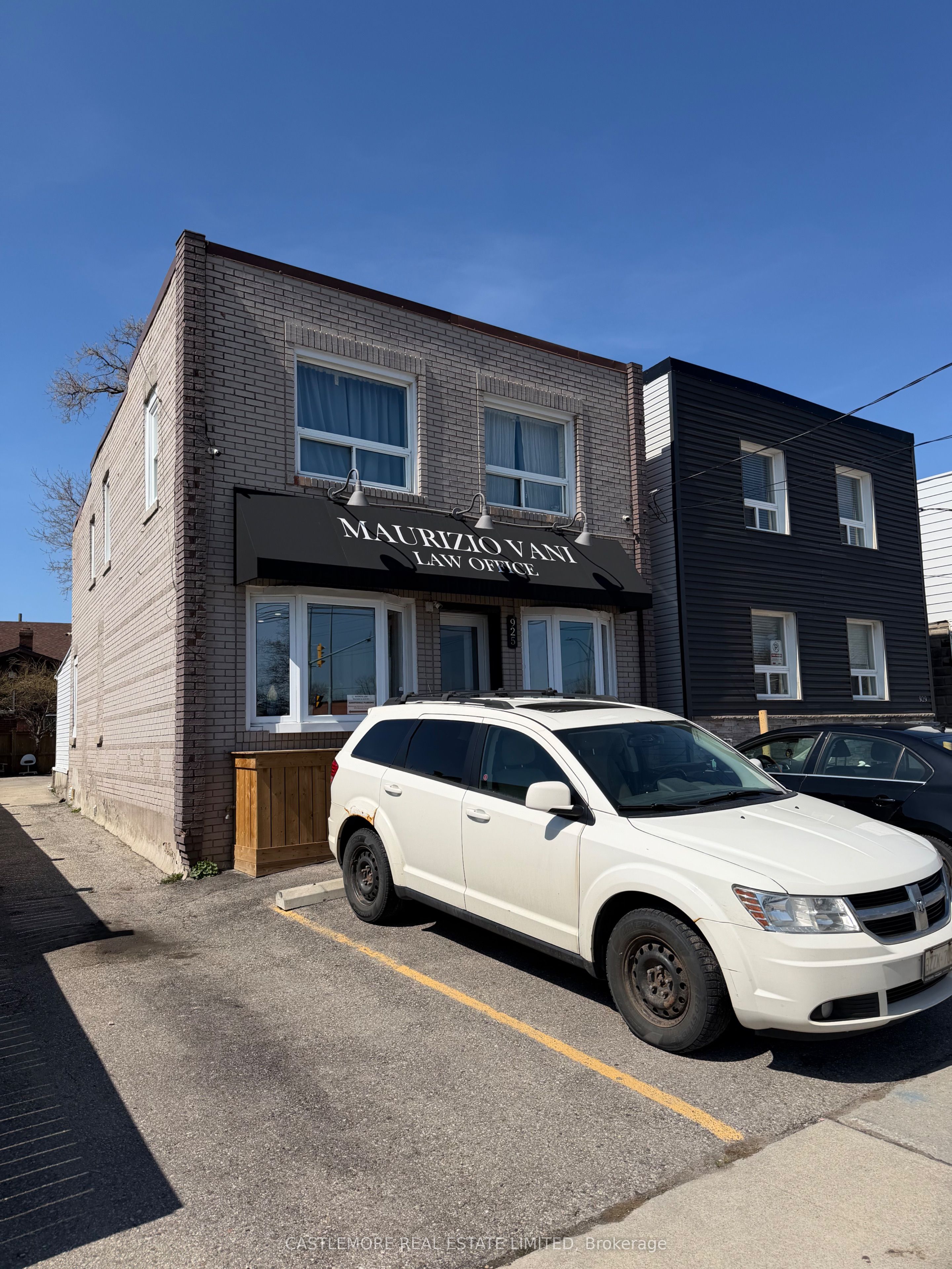 925 Lakeshore Road Property Photo 3