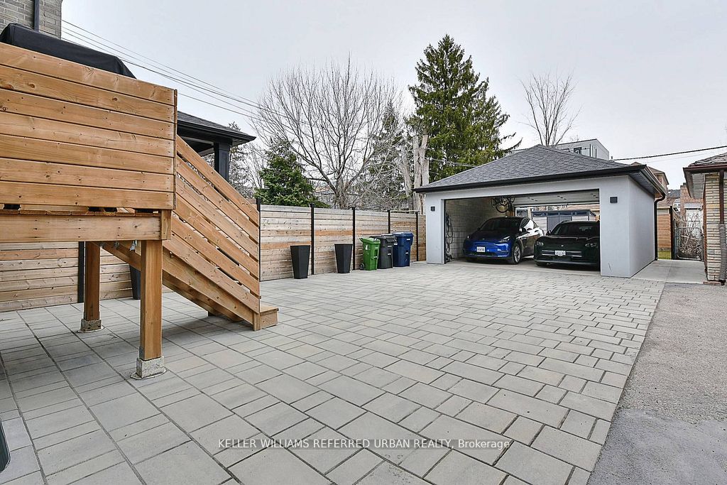 613 Harvie Avenue Property Photo 31