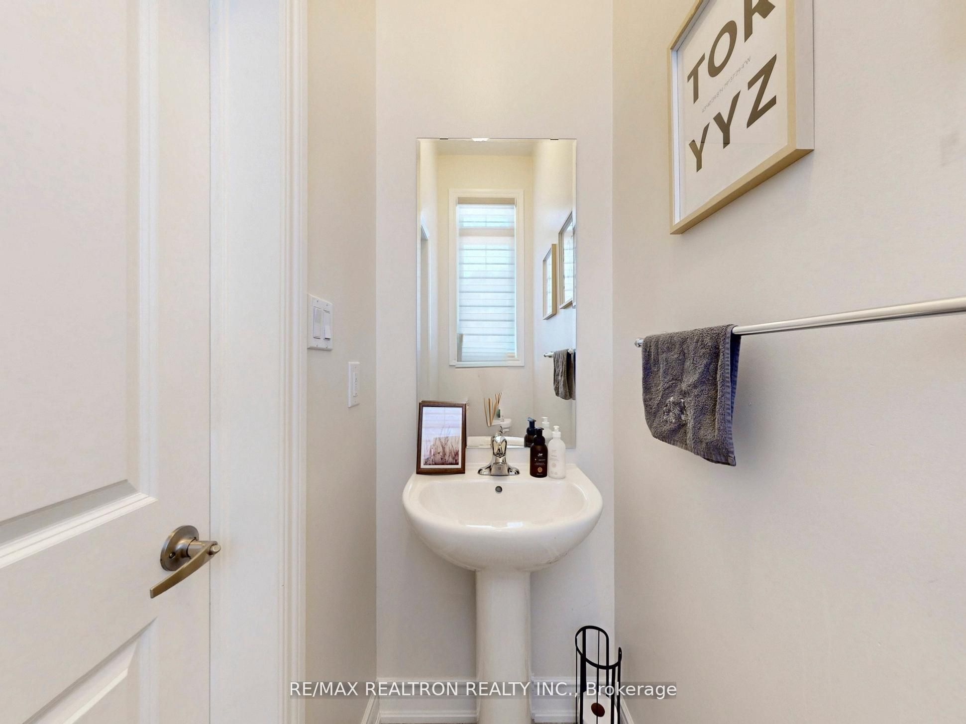 6 Oakmore Lane Property Photo 14
