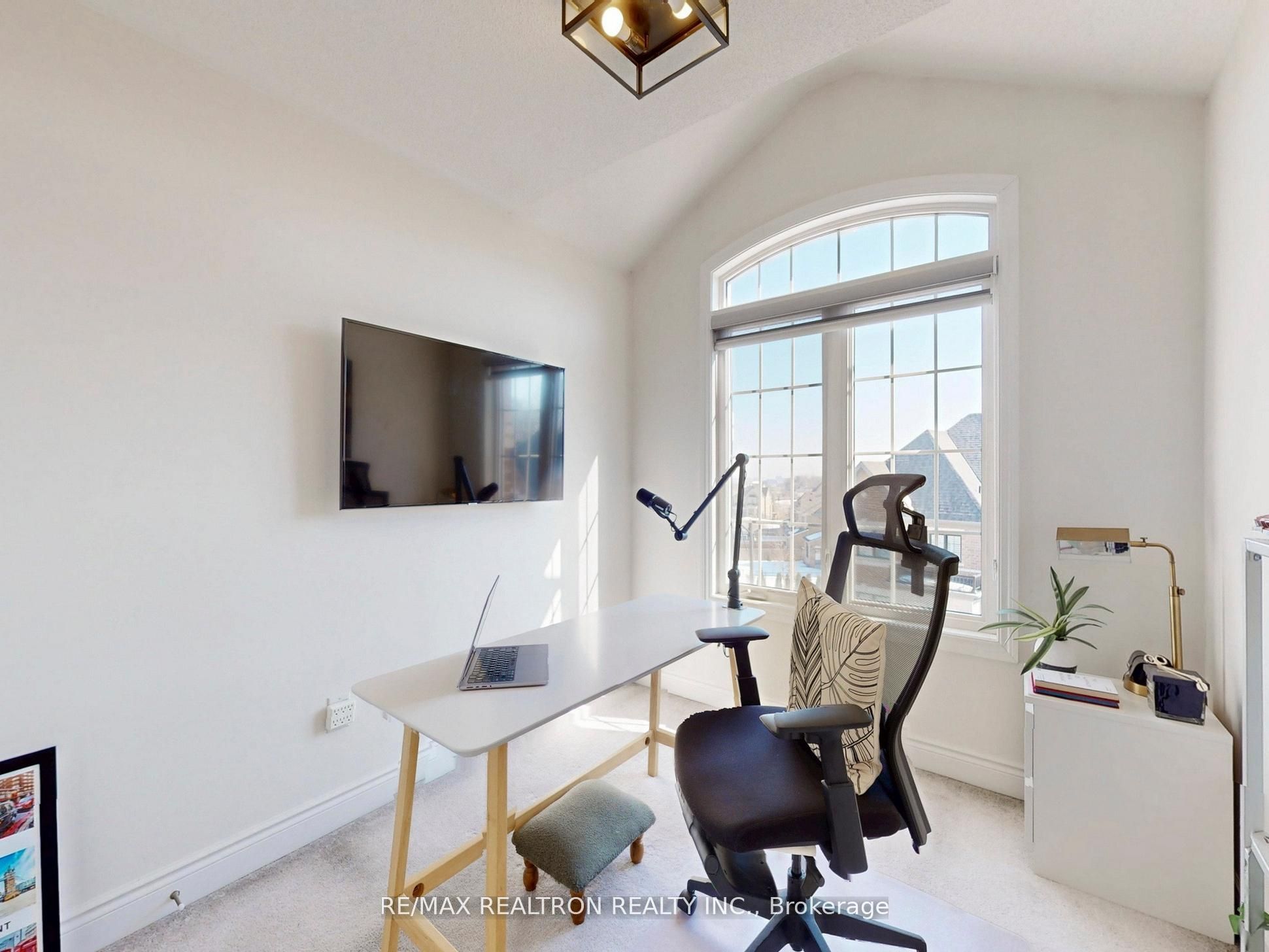 6 Oakmore Lane Property Photo 27