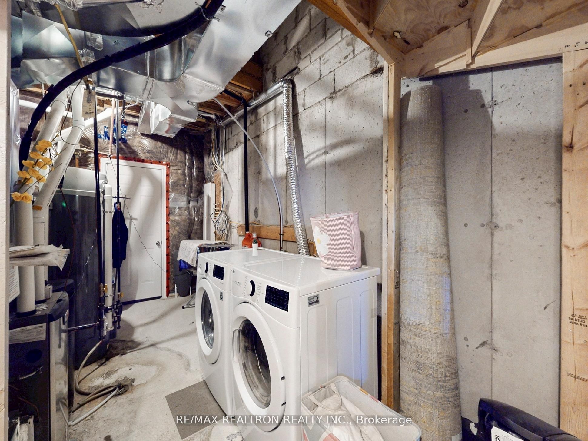6 Oakmore Lane Property Photo 31