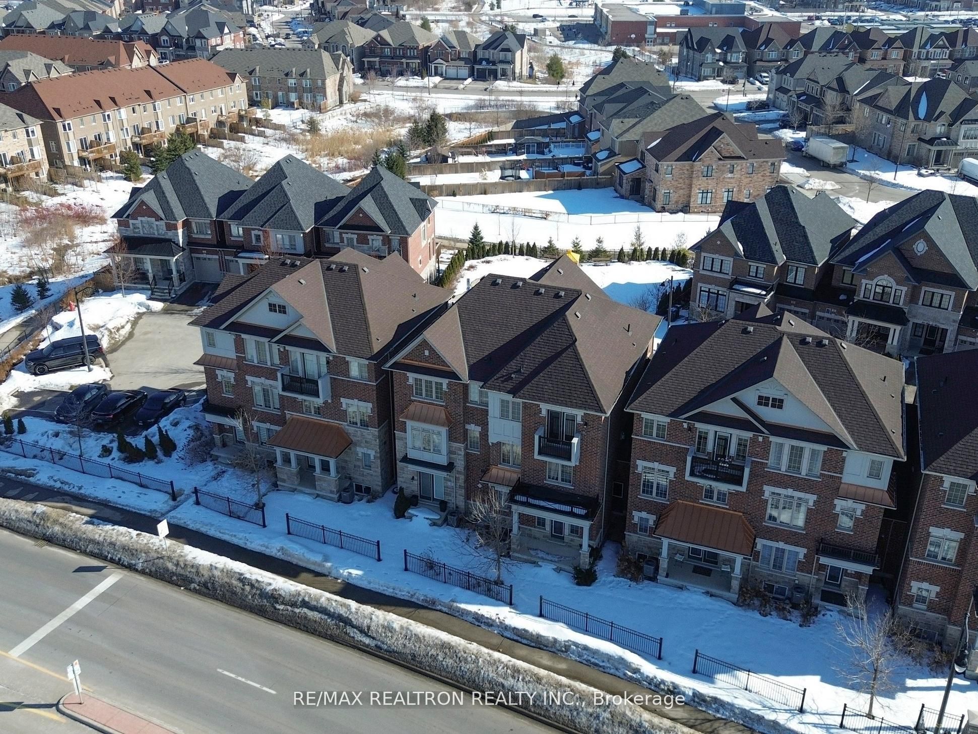 6 Oakmore Lane Property Photo 35