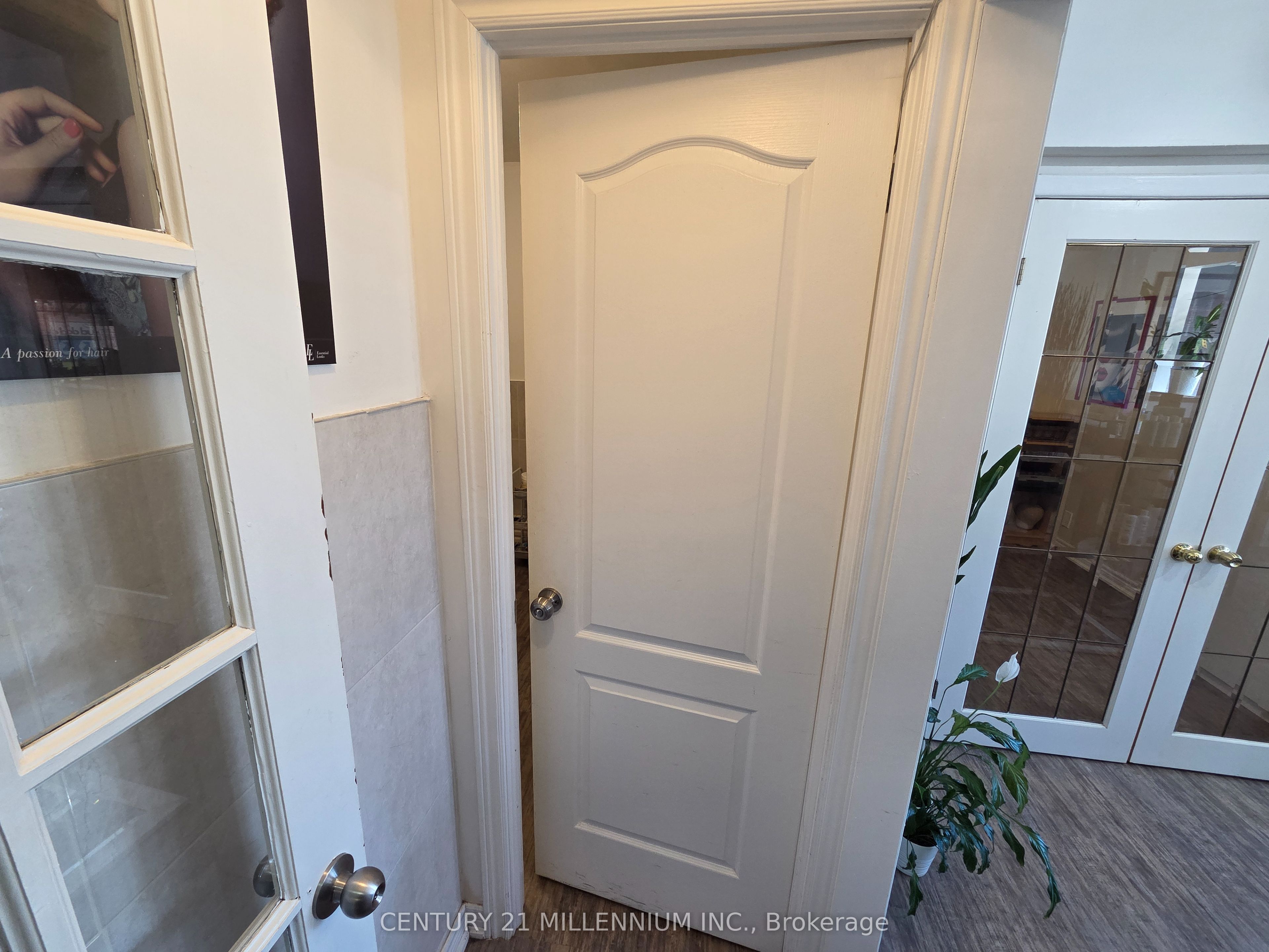 2479 Lake Shore Boulevard W B Property Photo 4