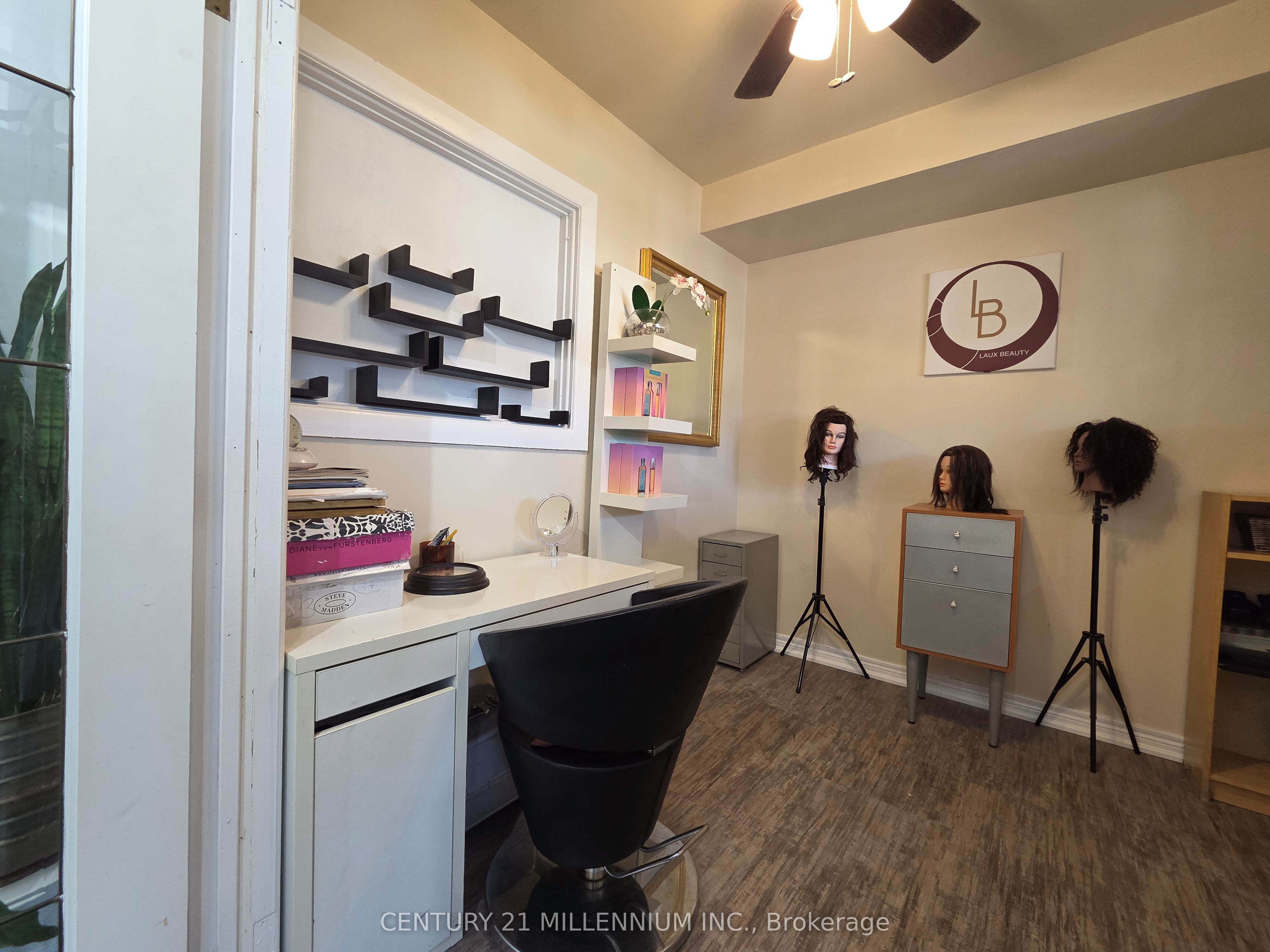2479 Lake Shore Boulevard W B Property Photo 5