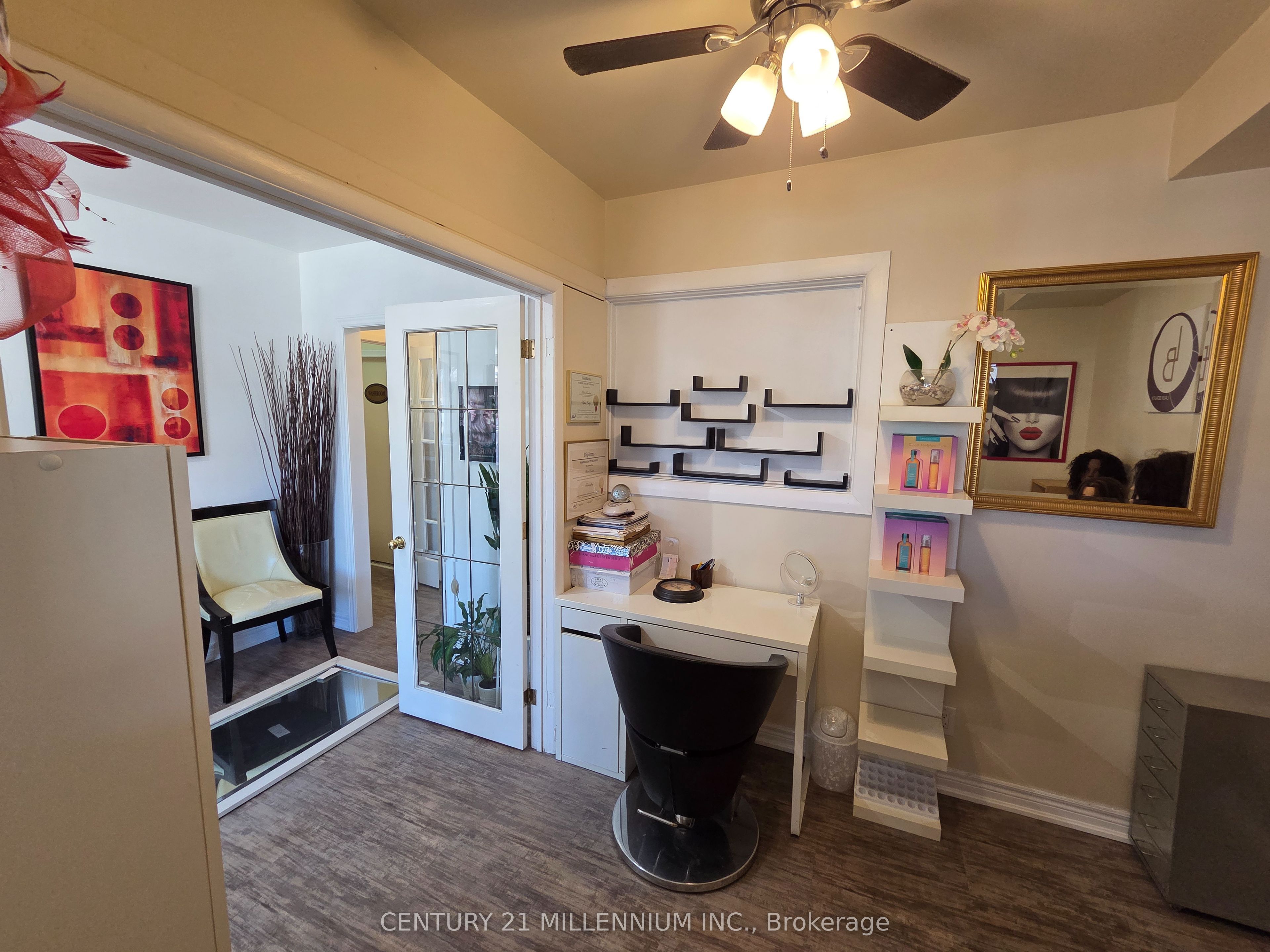 2479 Lake Shore Boulevard W B Property Photo 9