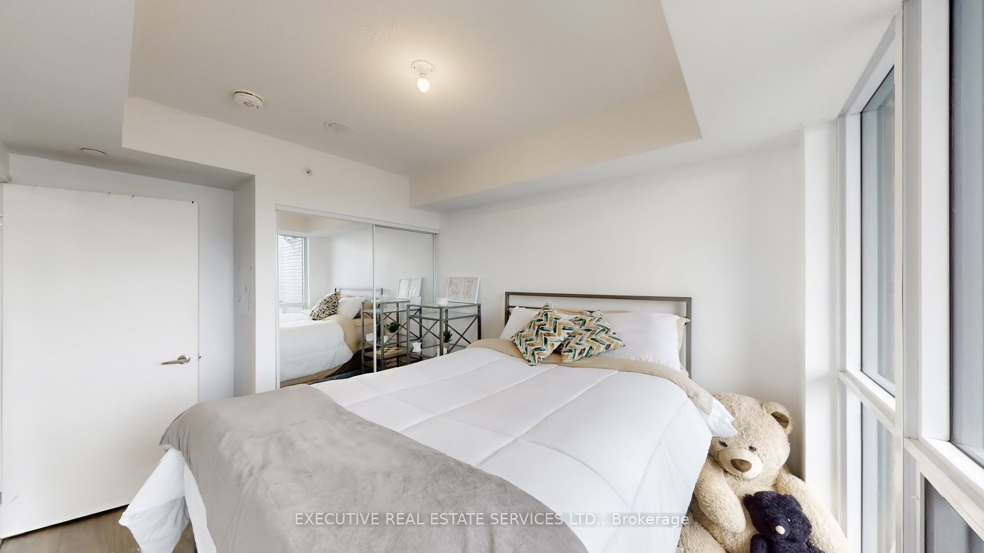 10 Gibbs Road 624 Property Photo 18