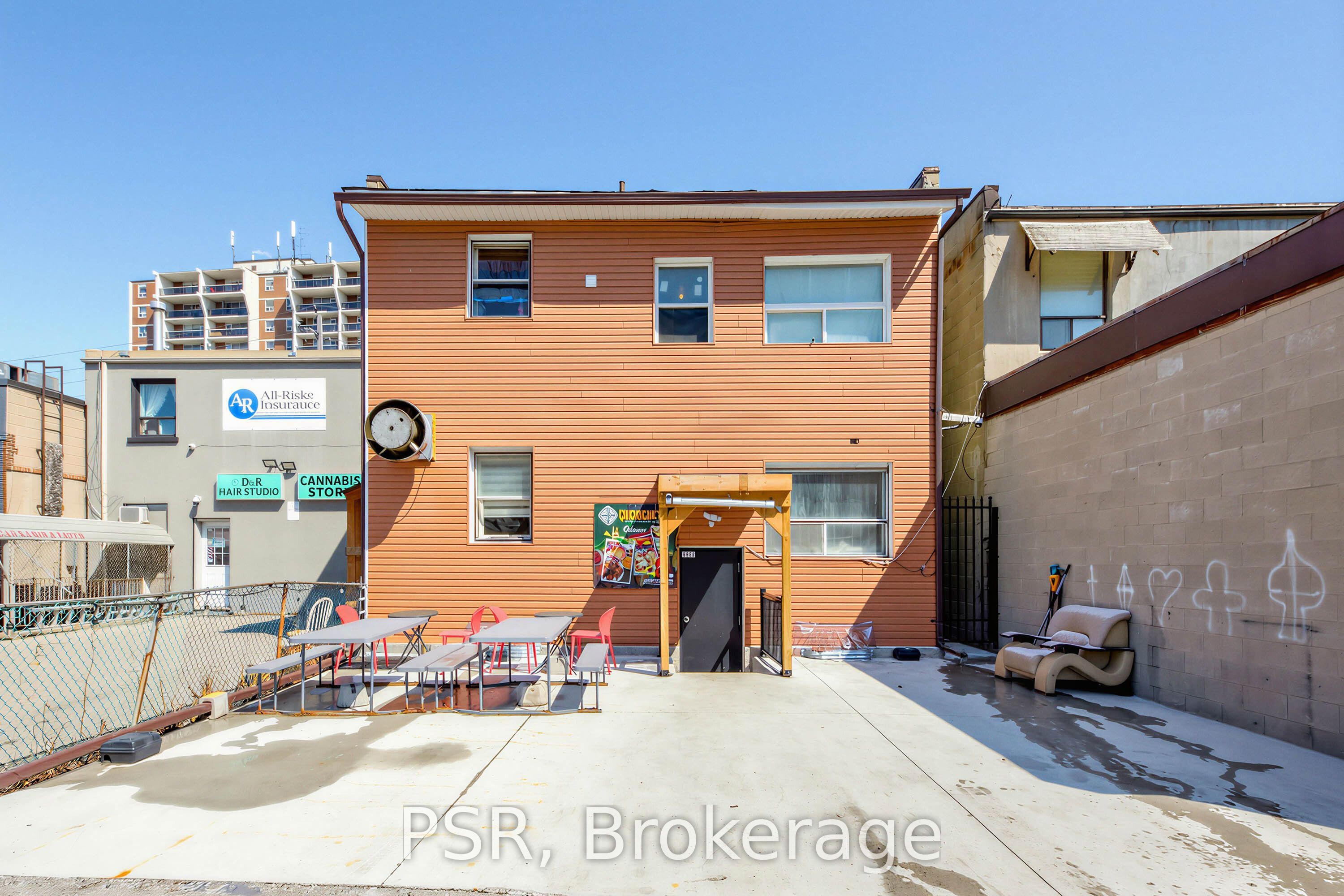 1742 Jane Street Property Photo 19