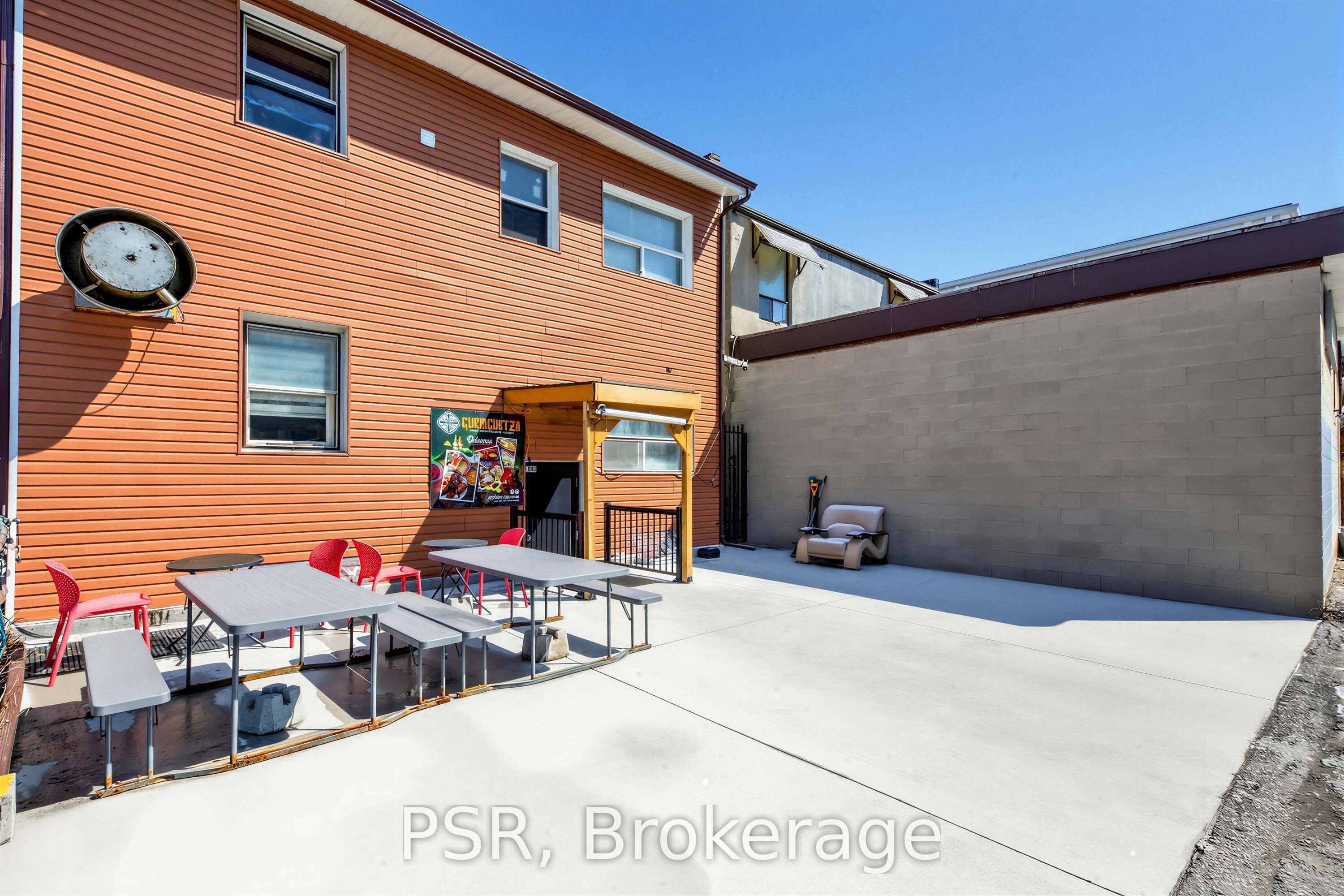 1742 Jane Street Property Photo 20