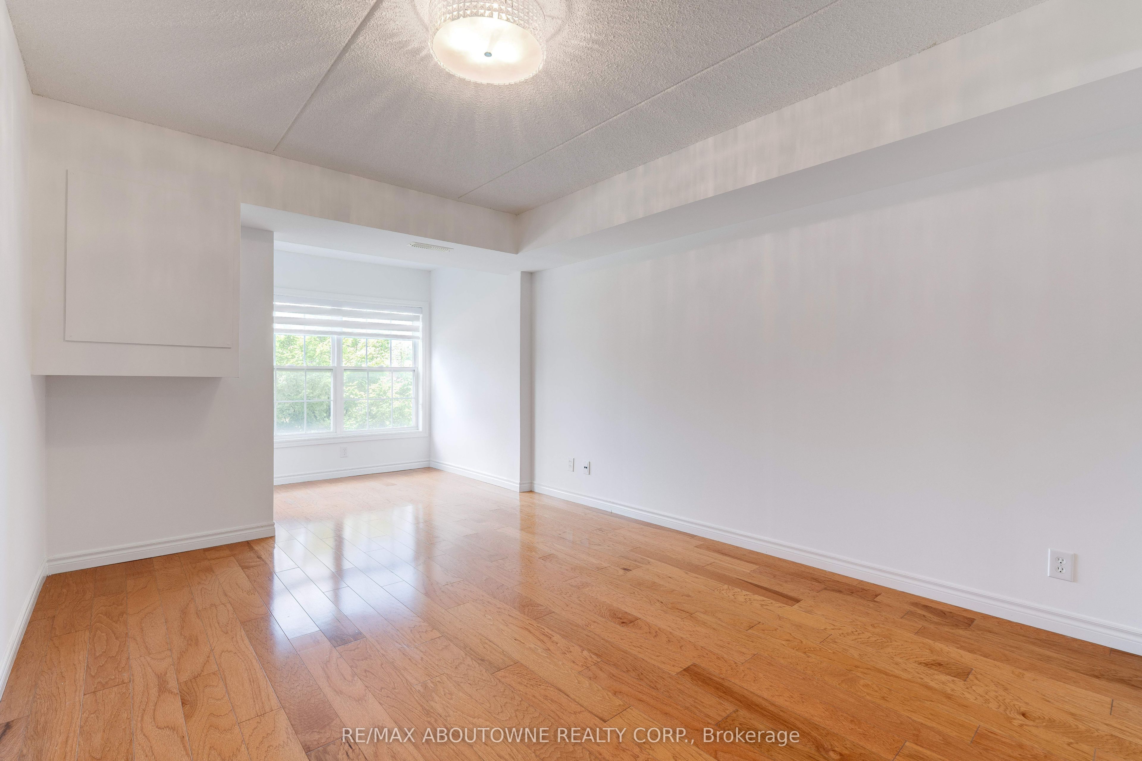 1460 Bishops Gate 212 Property Photo 9