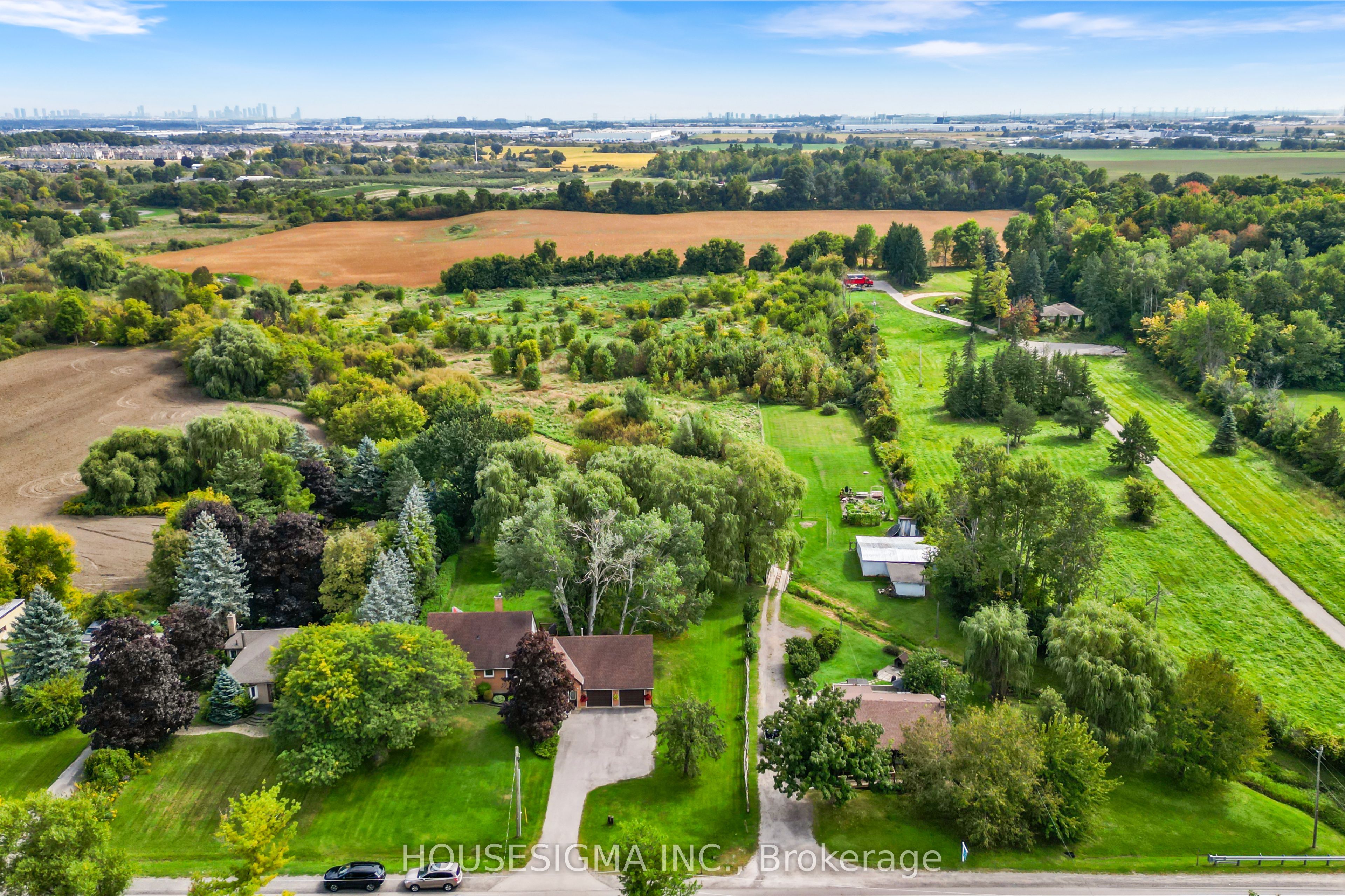 2701 Embleton Road Property Photo 4