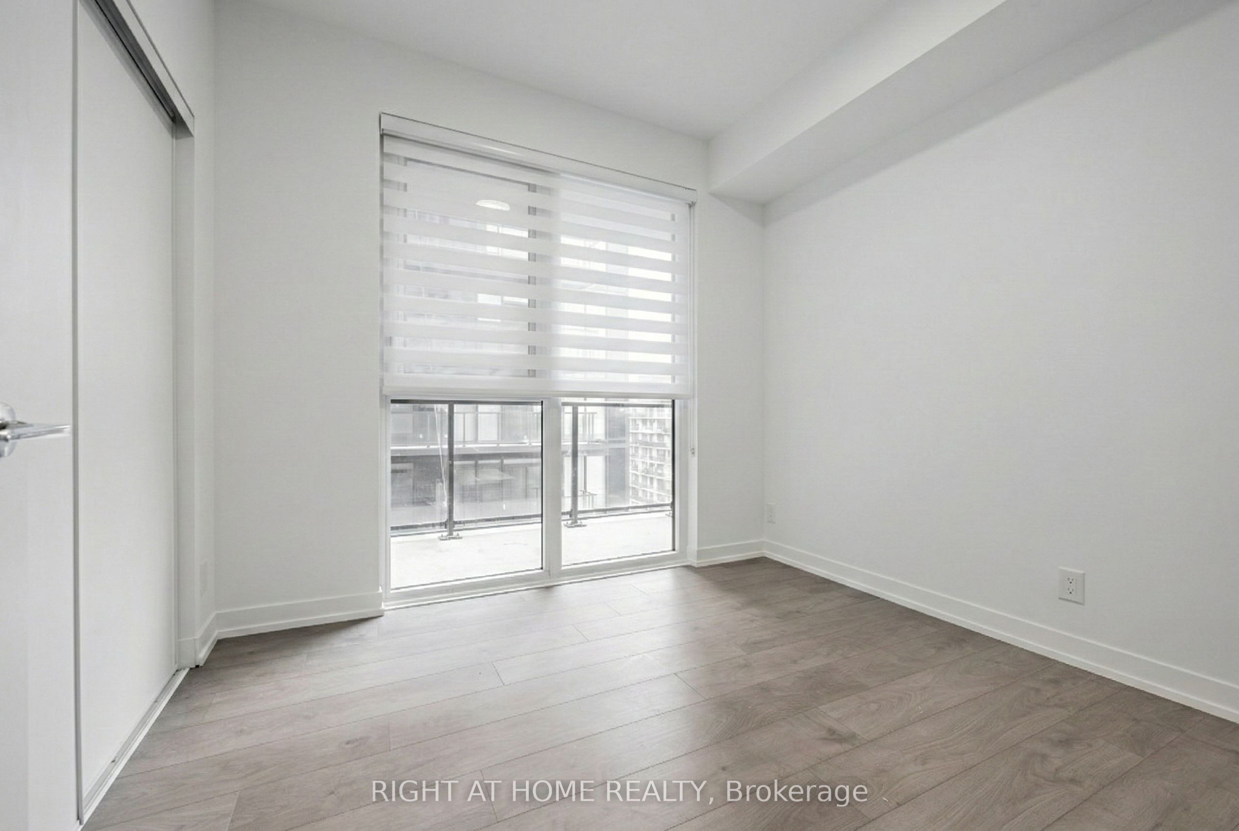 270 Dufferin Street 815 Property Photo 15