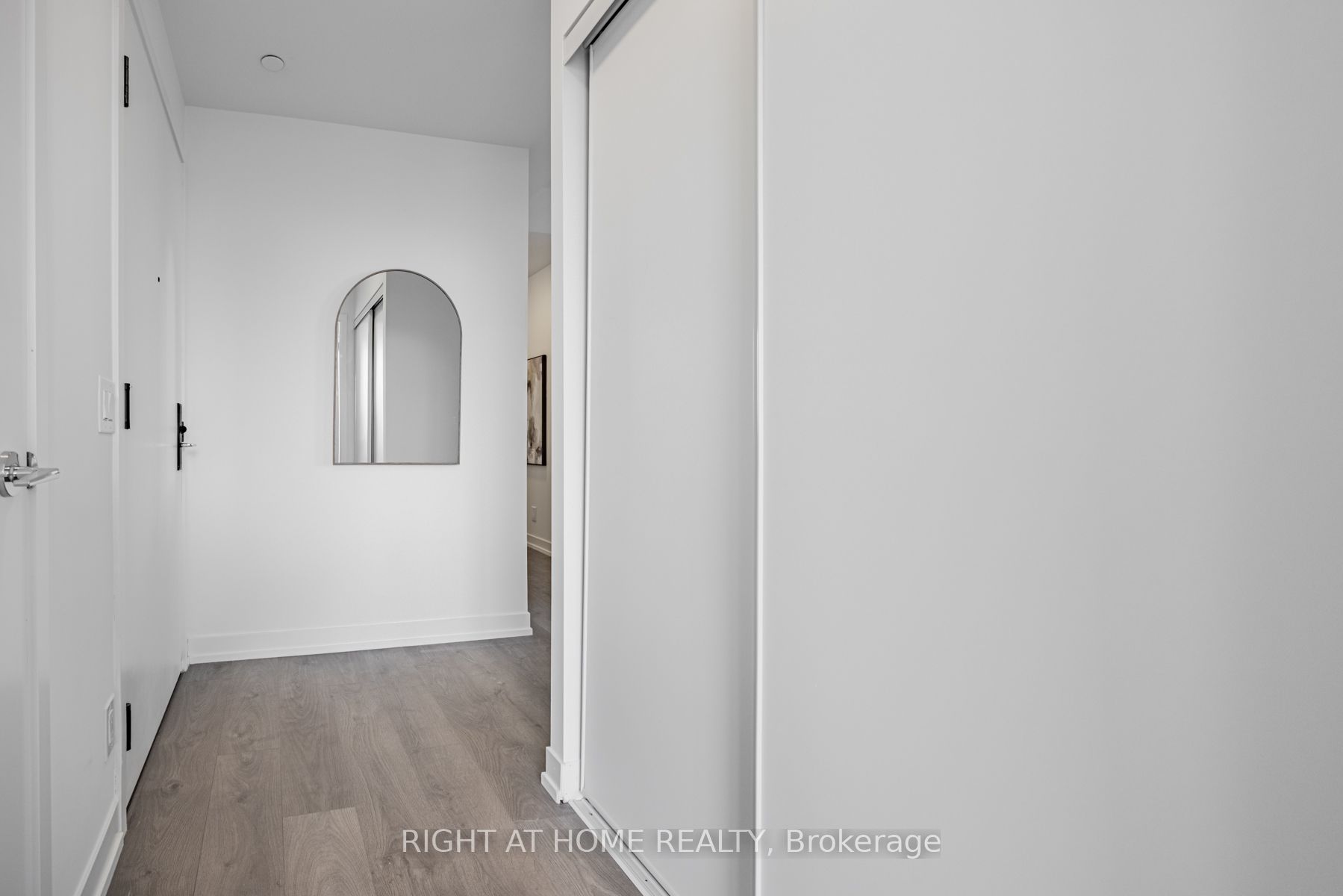 270 Dufferin Street 815 Property Photo 17