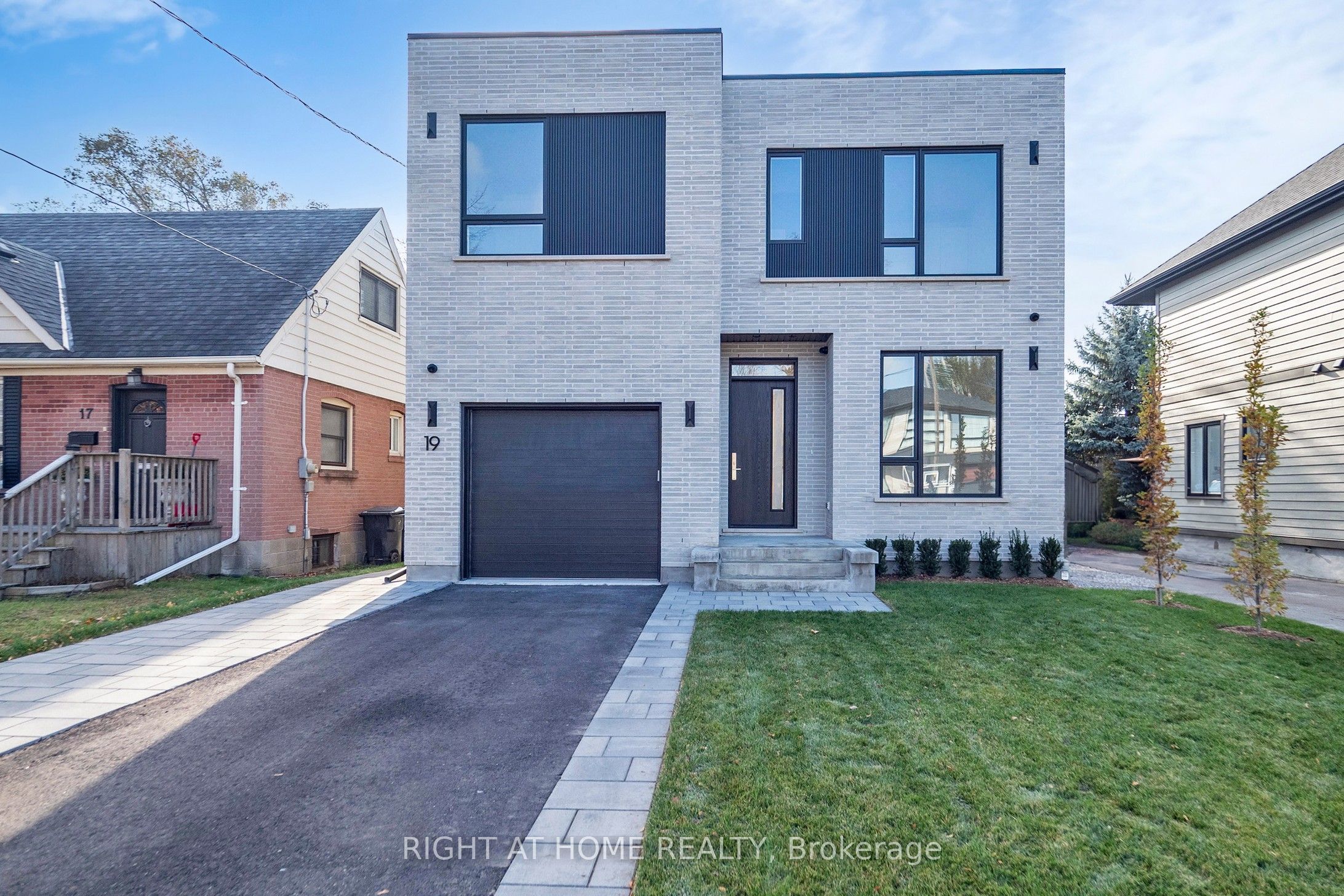 W12982740 Property Photo 1