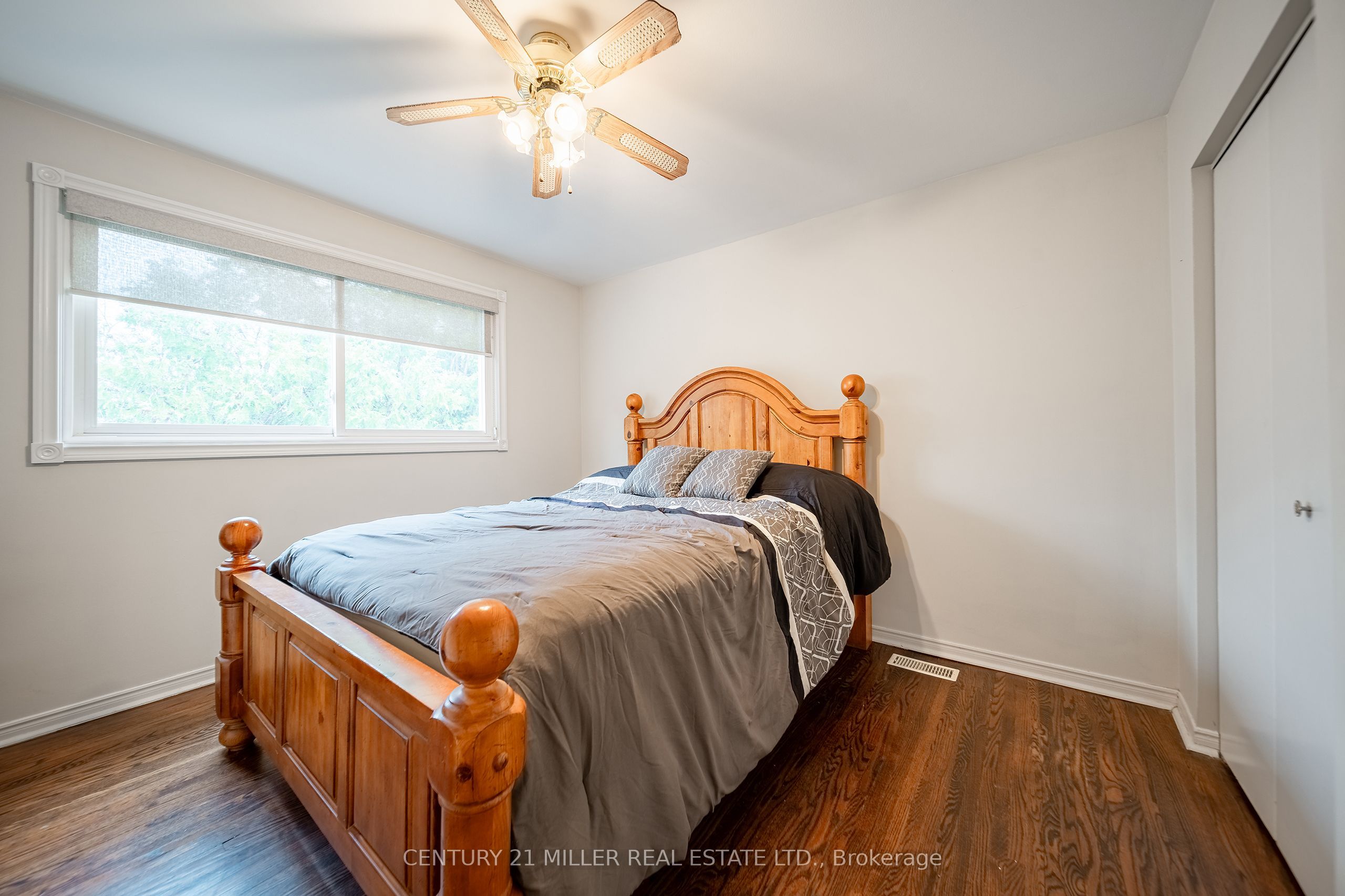 557 Trafford Crescent Property Photo 16