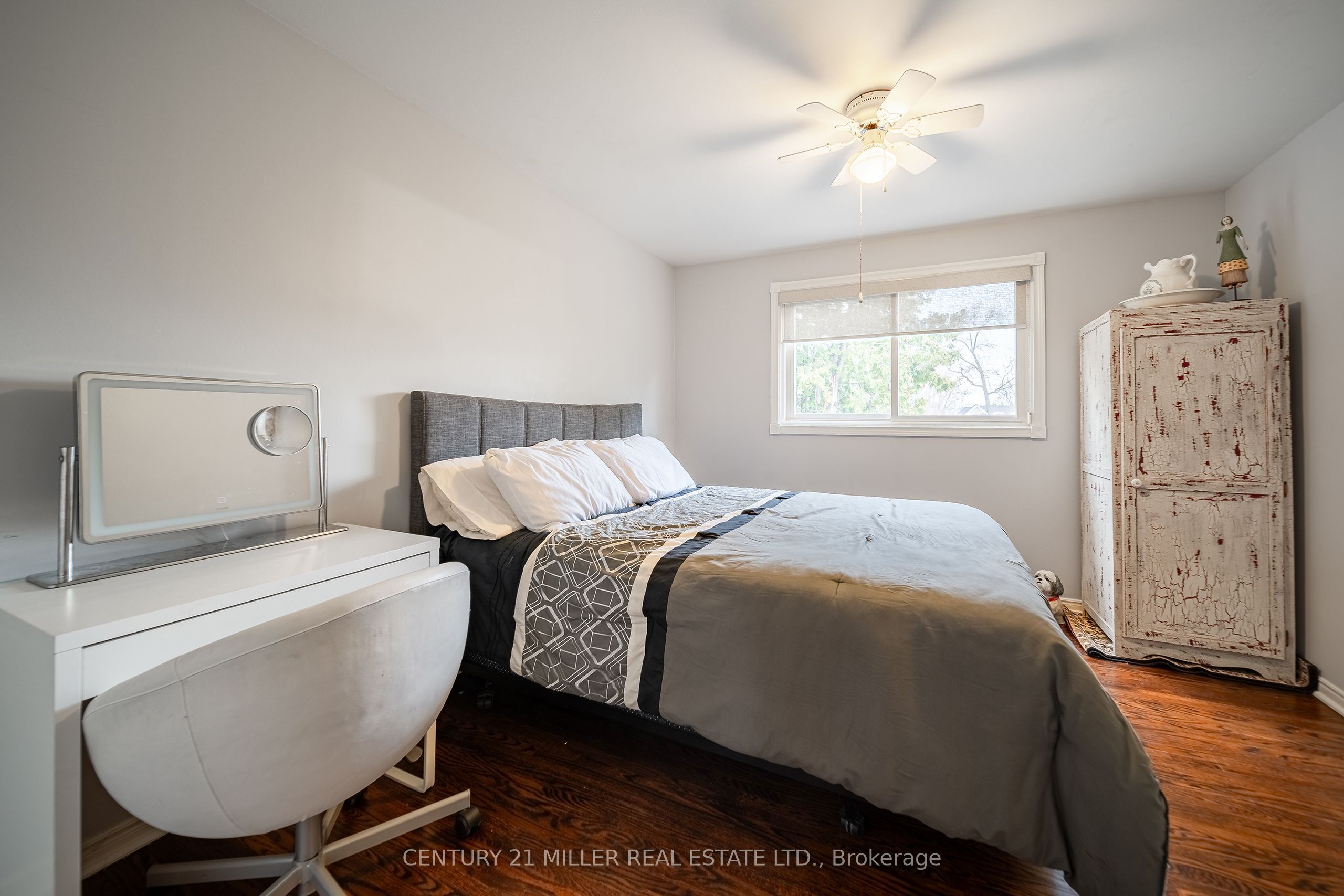 557 Trafford Crescent Property Photo 17
