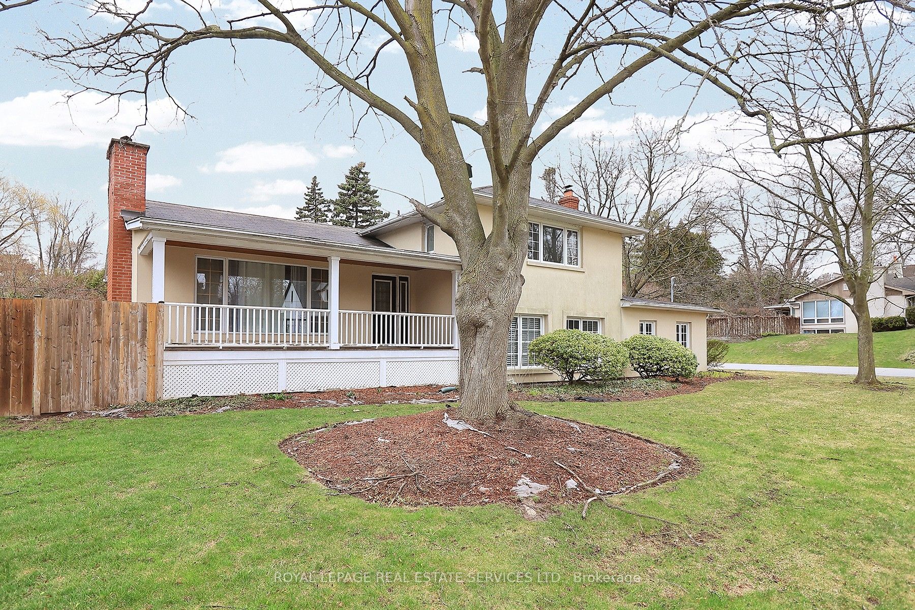 222 Alscot Crescent Property Photo 1