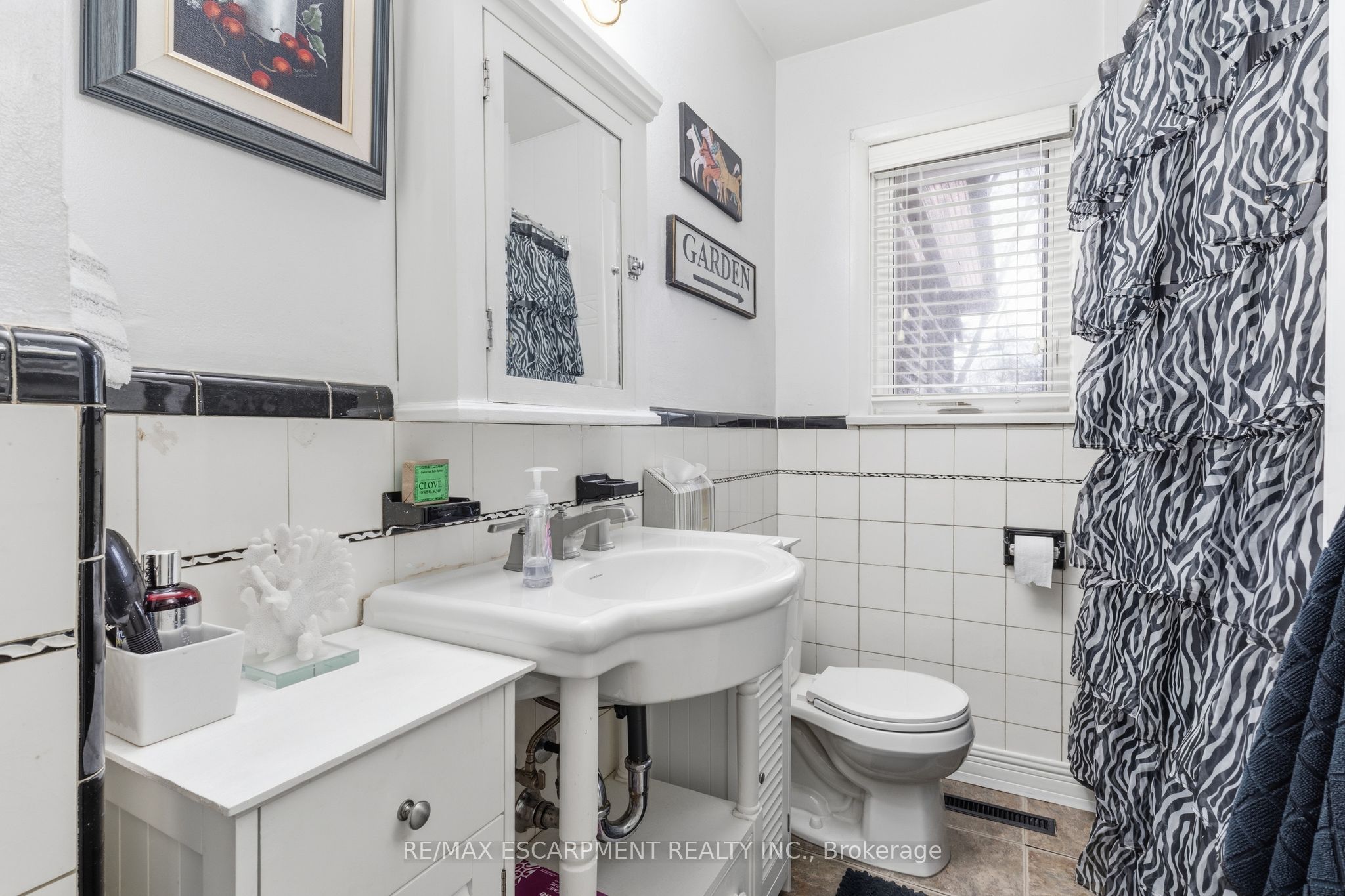 1051 Melvin Avenue Property Photo 16