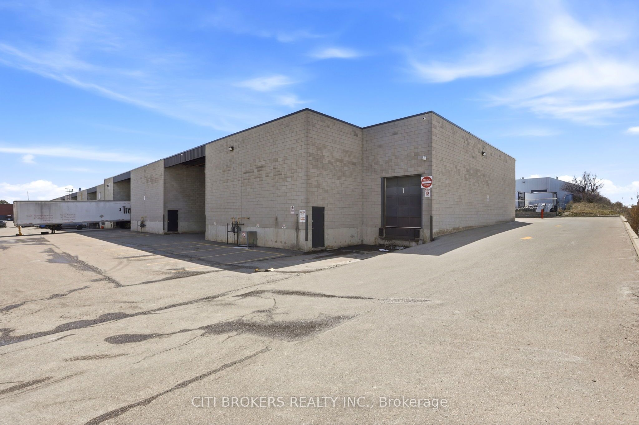 2074 Steeles Avenue E 1 Property Photo 5