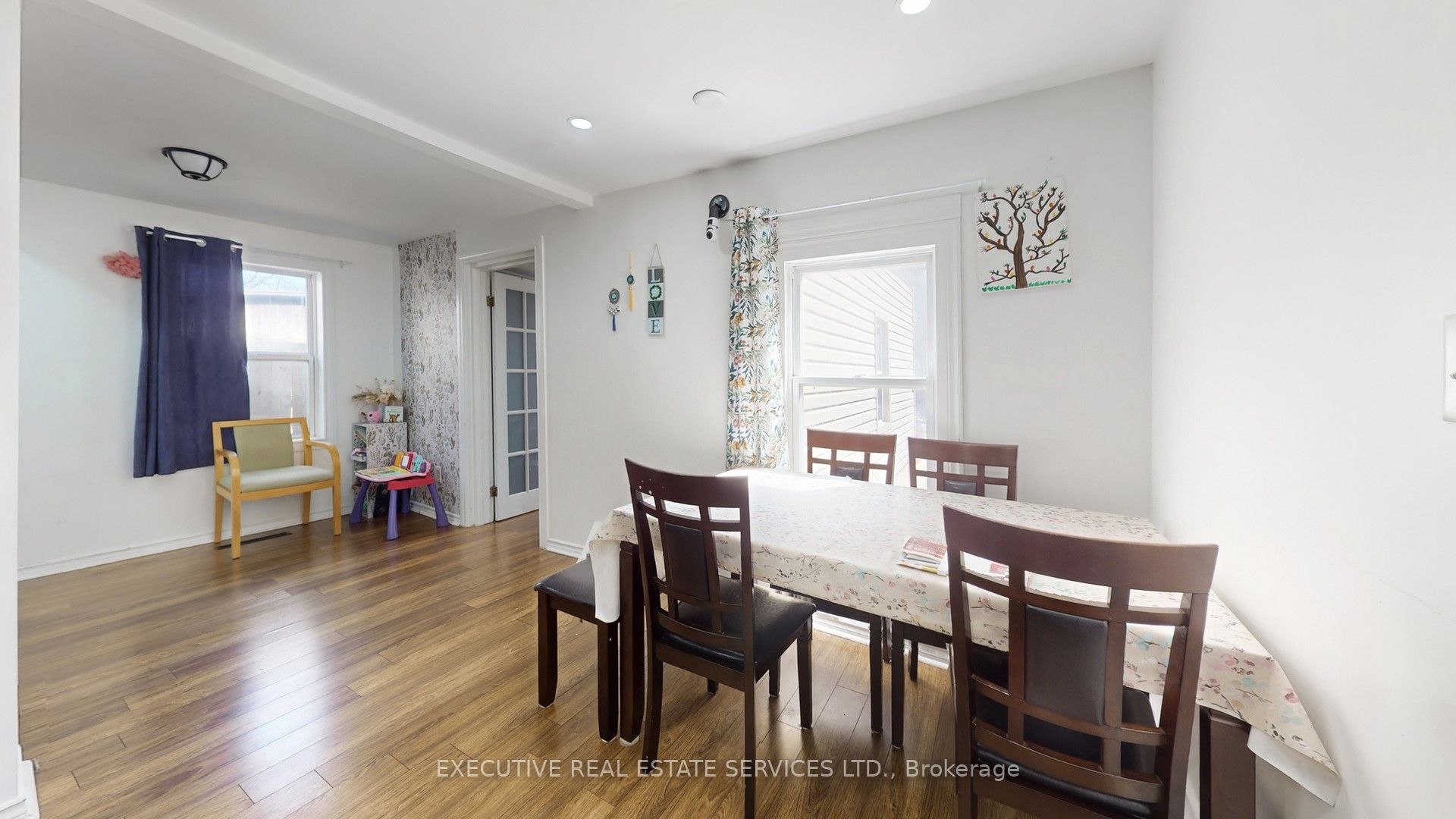 89 John Street Property Photo 8