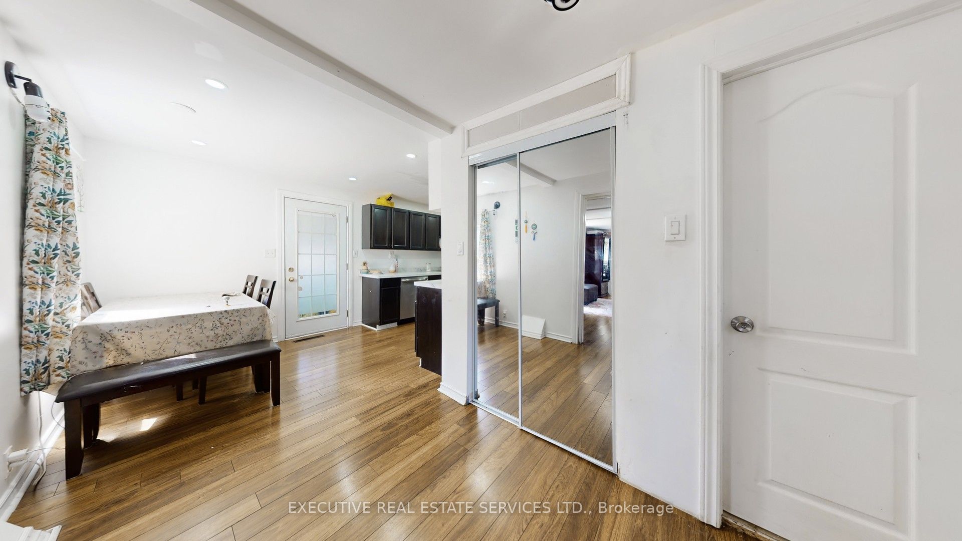 89 John Street Property Photo 10