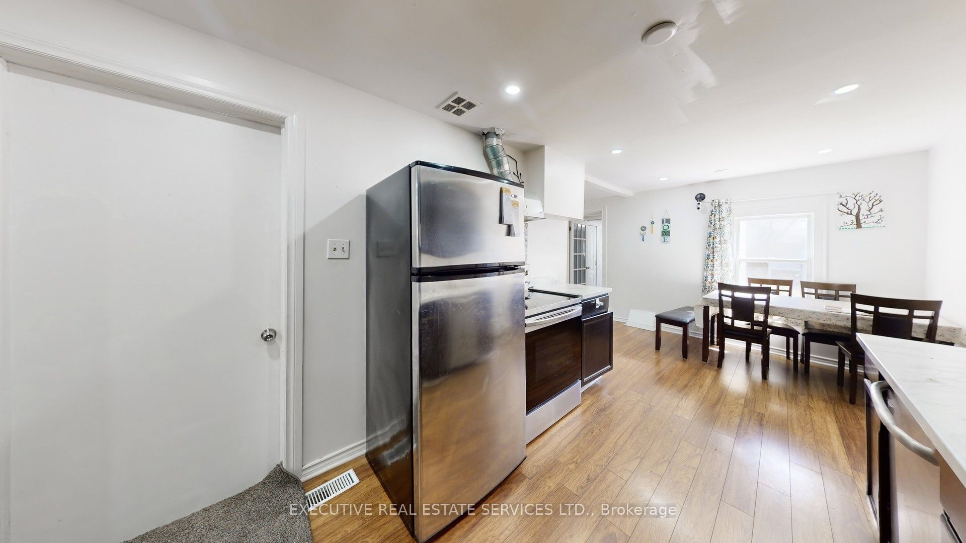 89 John Street Property Photo 14