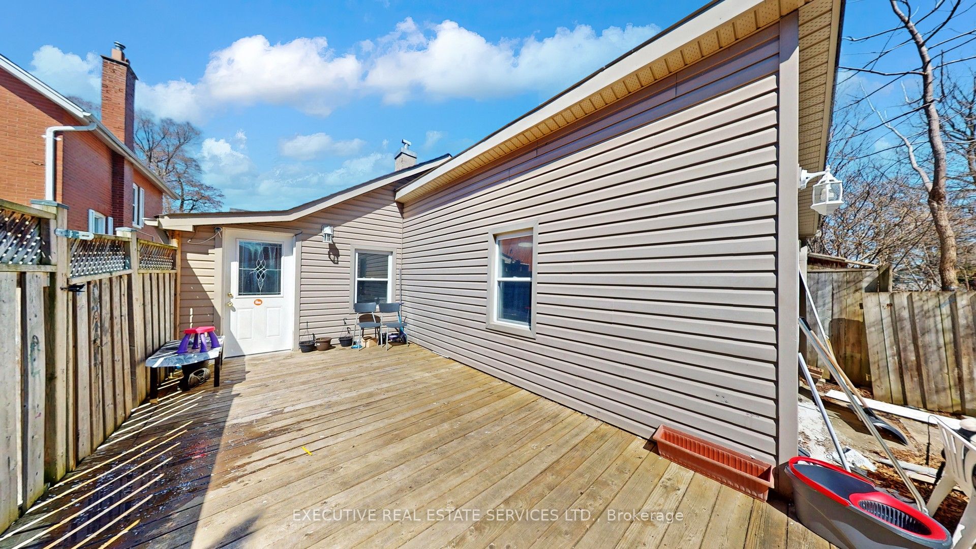 89 John Street Property Photo 30