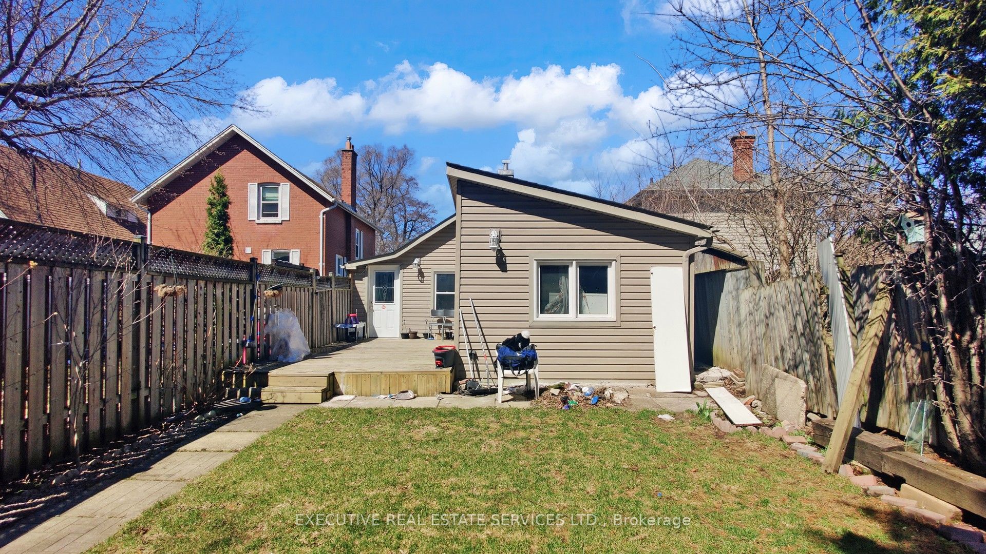 89 John Street Property Photo 33